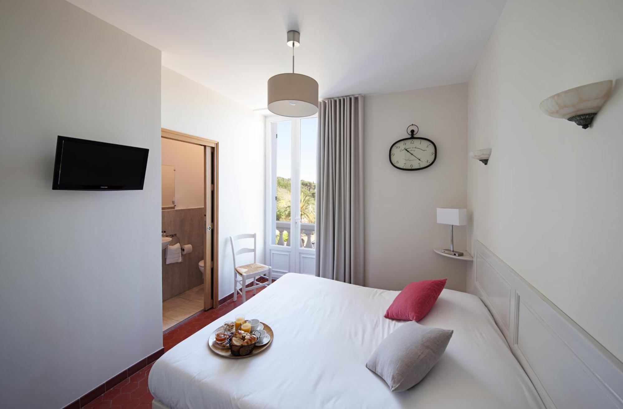 Small Room with Balcony