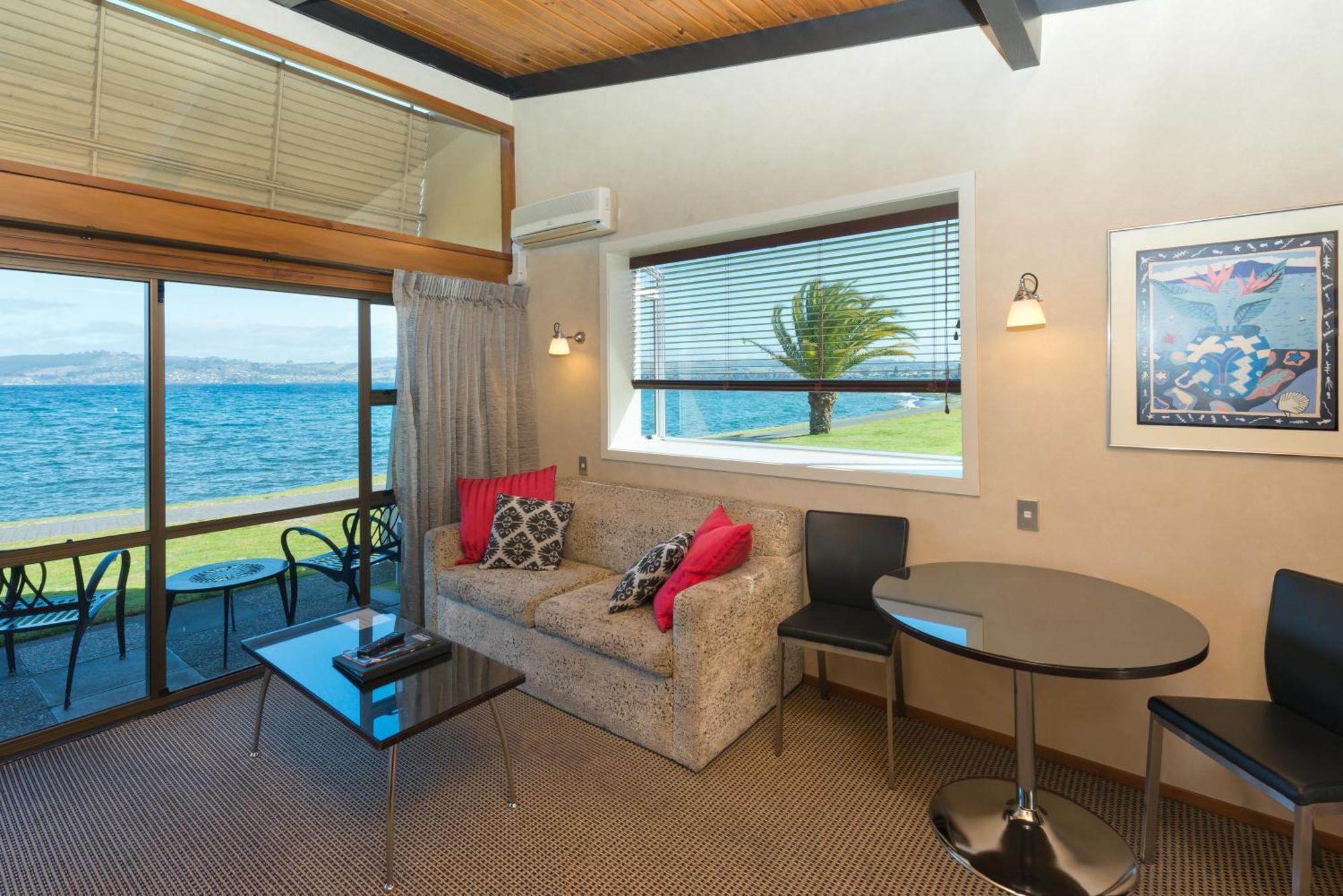 Two-Bedroom Apartment Lake Front