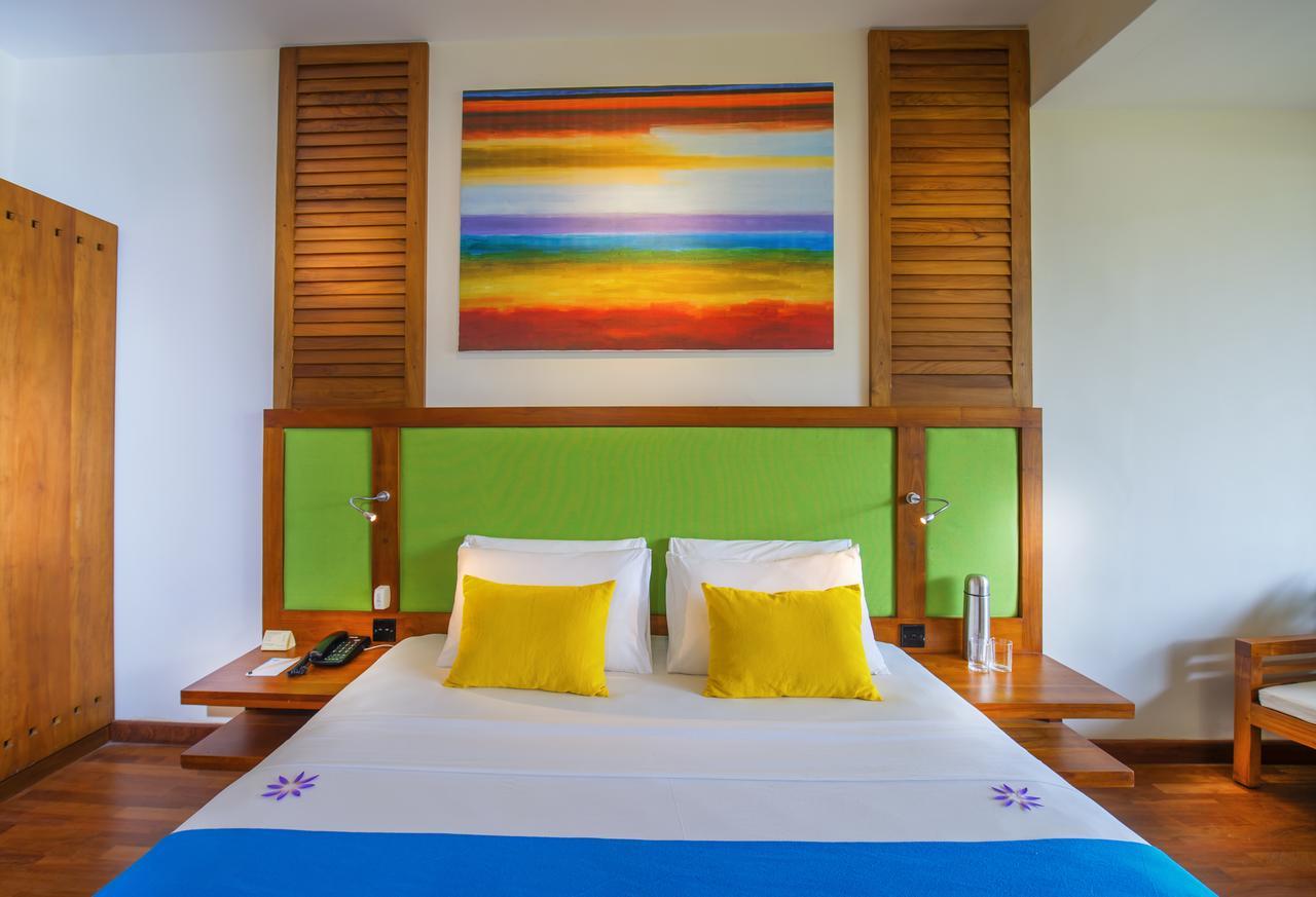 Sea View Room Enjoy on Food & Beverage at the Main Bar Main Restaurant & at Sahana Spa