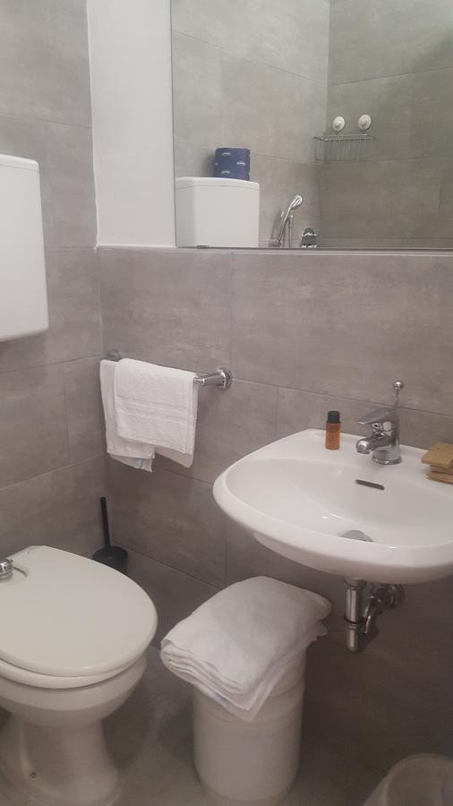 Single Room Bathroom,1595426081:JPEG