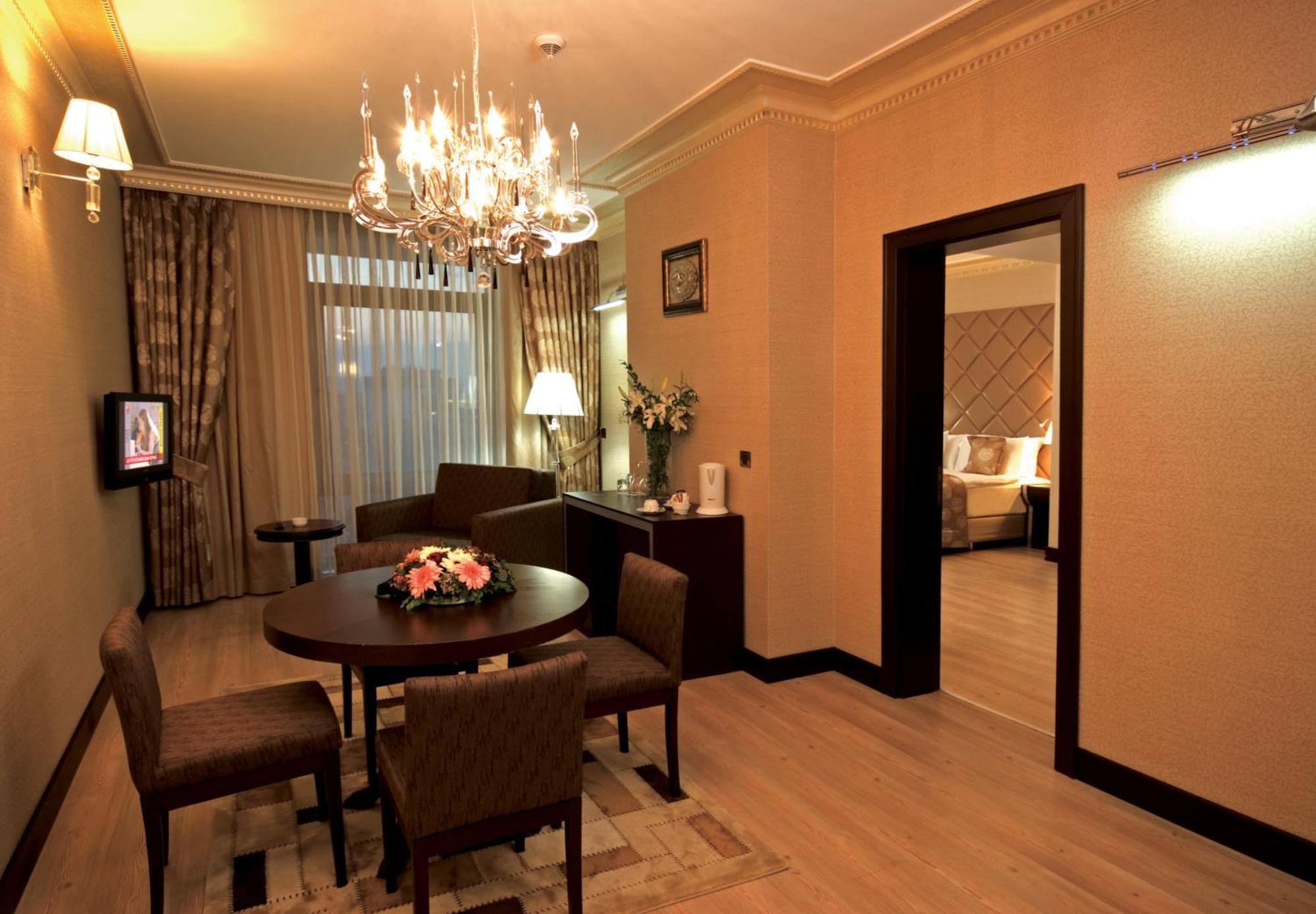 Senior Suite