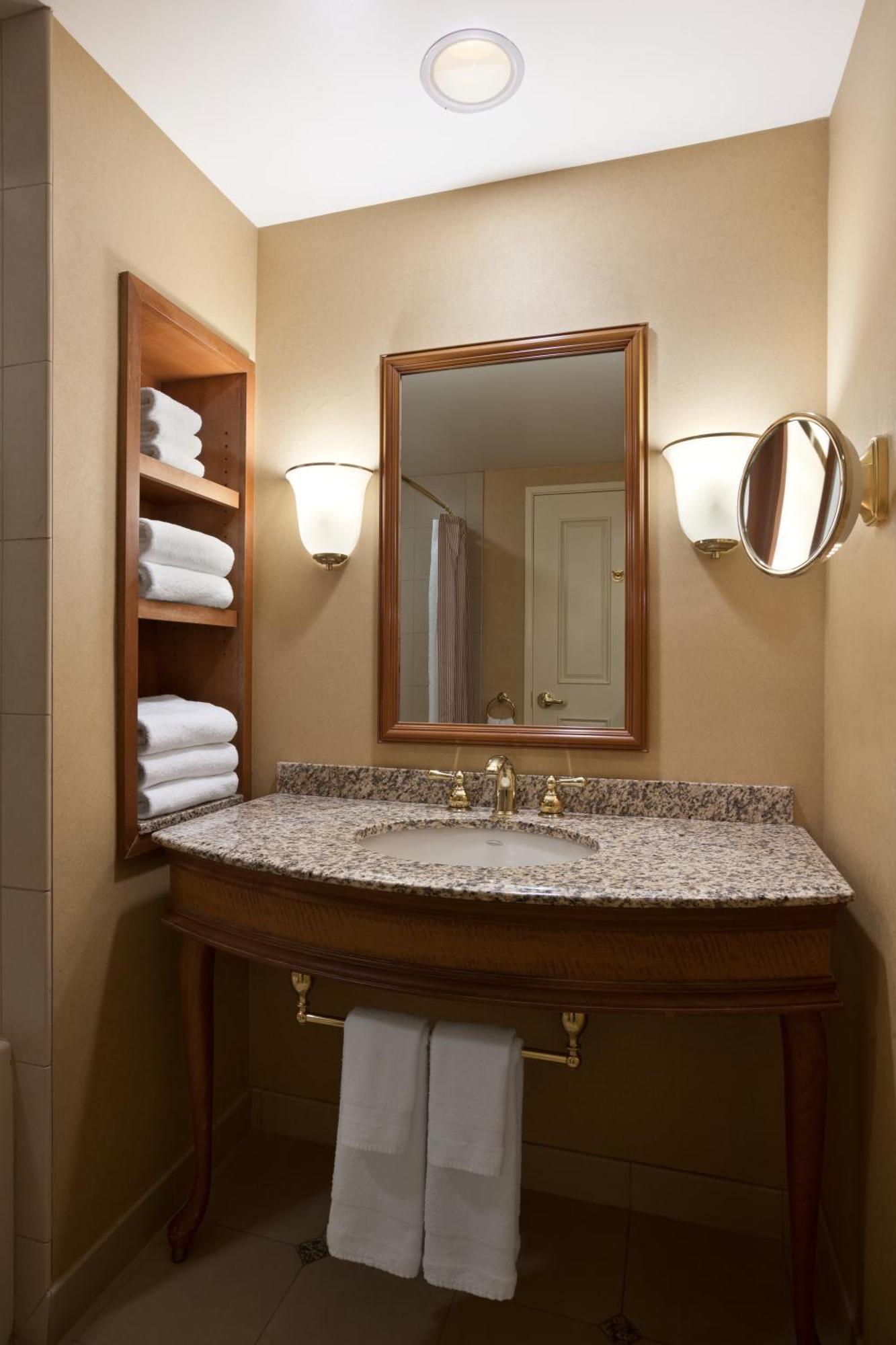 Deluxe Double Room - Non-Smoking