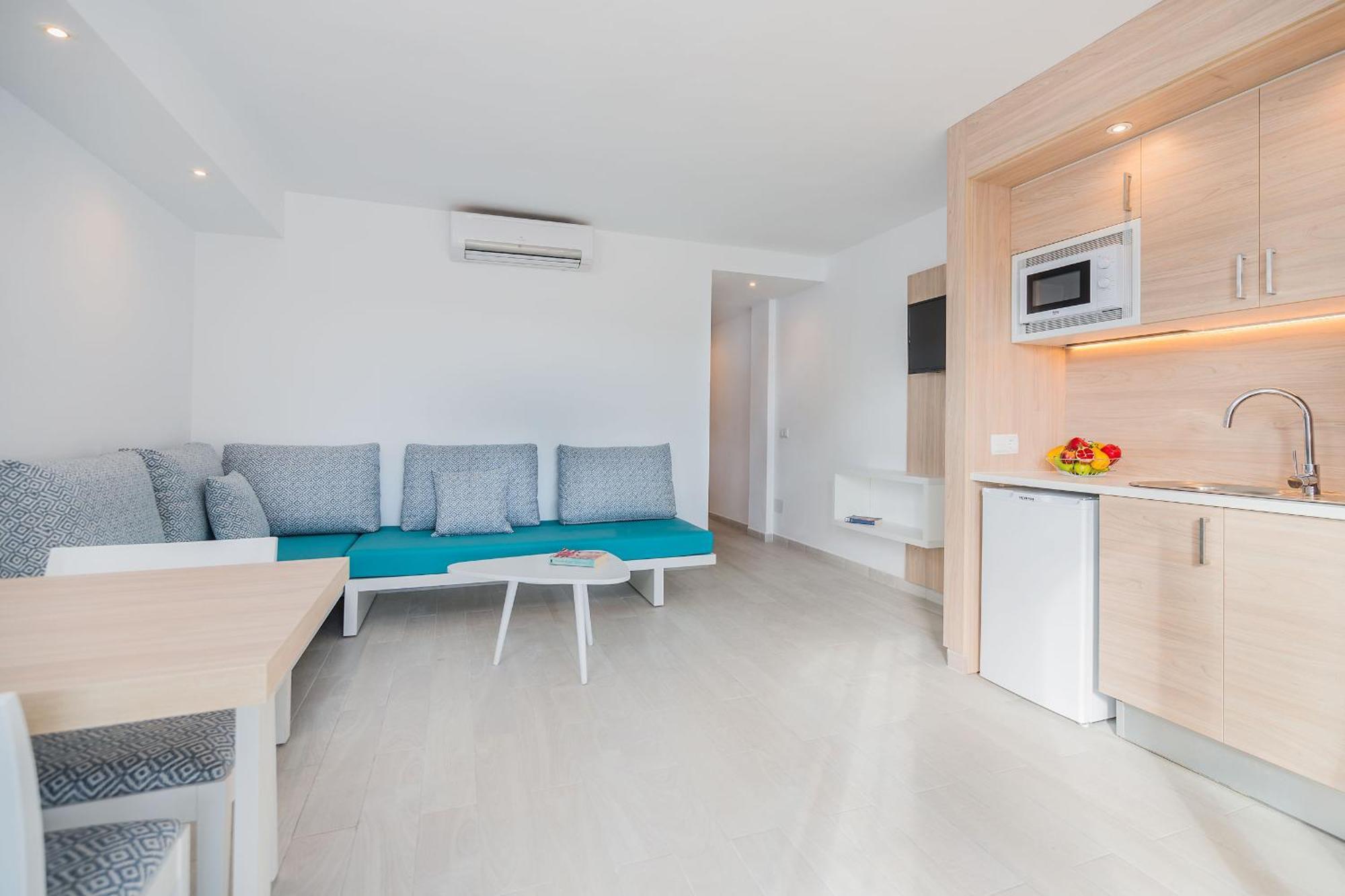 Apartamento de 1 dormitorio con balcón
