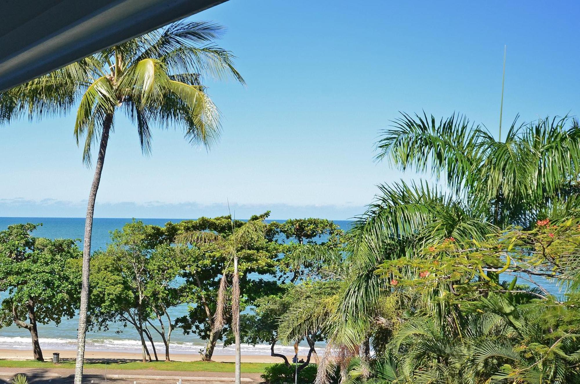 Superior Seaview One-Bedroom Apartment Seaview