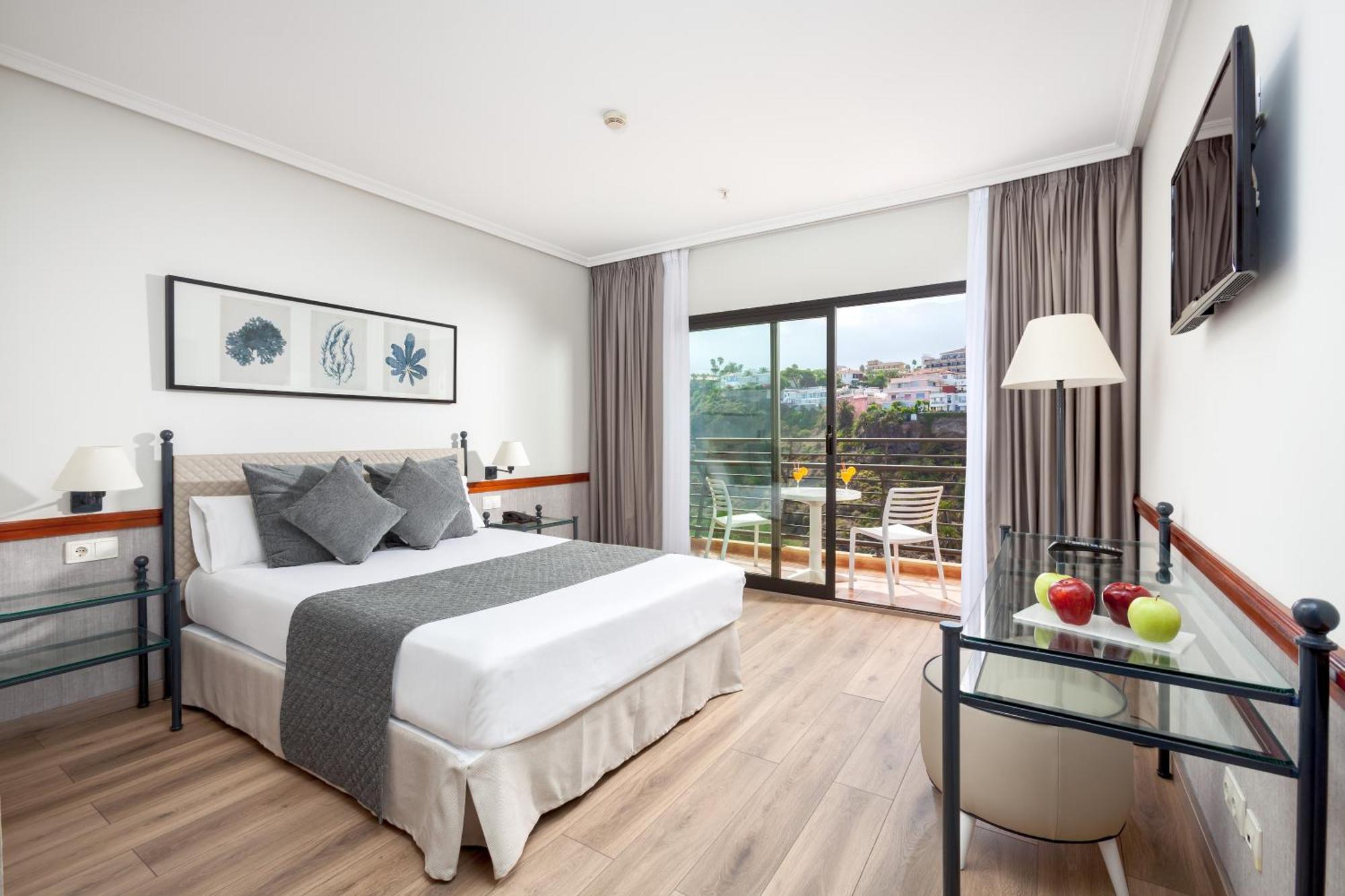 Doppelzimmer mit seitlichem Meerblick