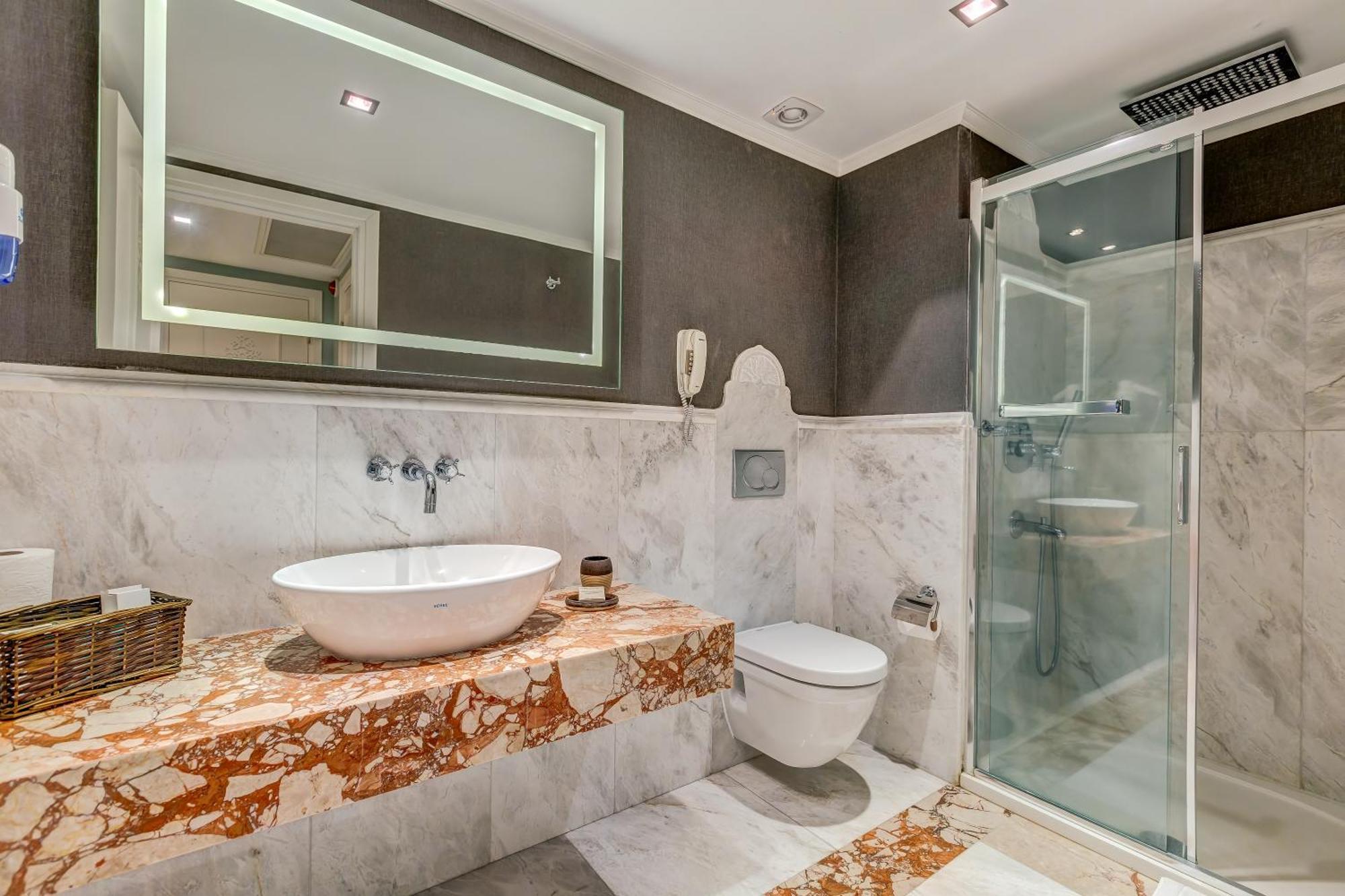 Deluxe Tweepersoonskamer met 2 Aparte Bedden en Balkon