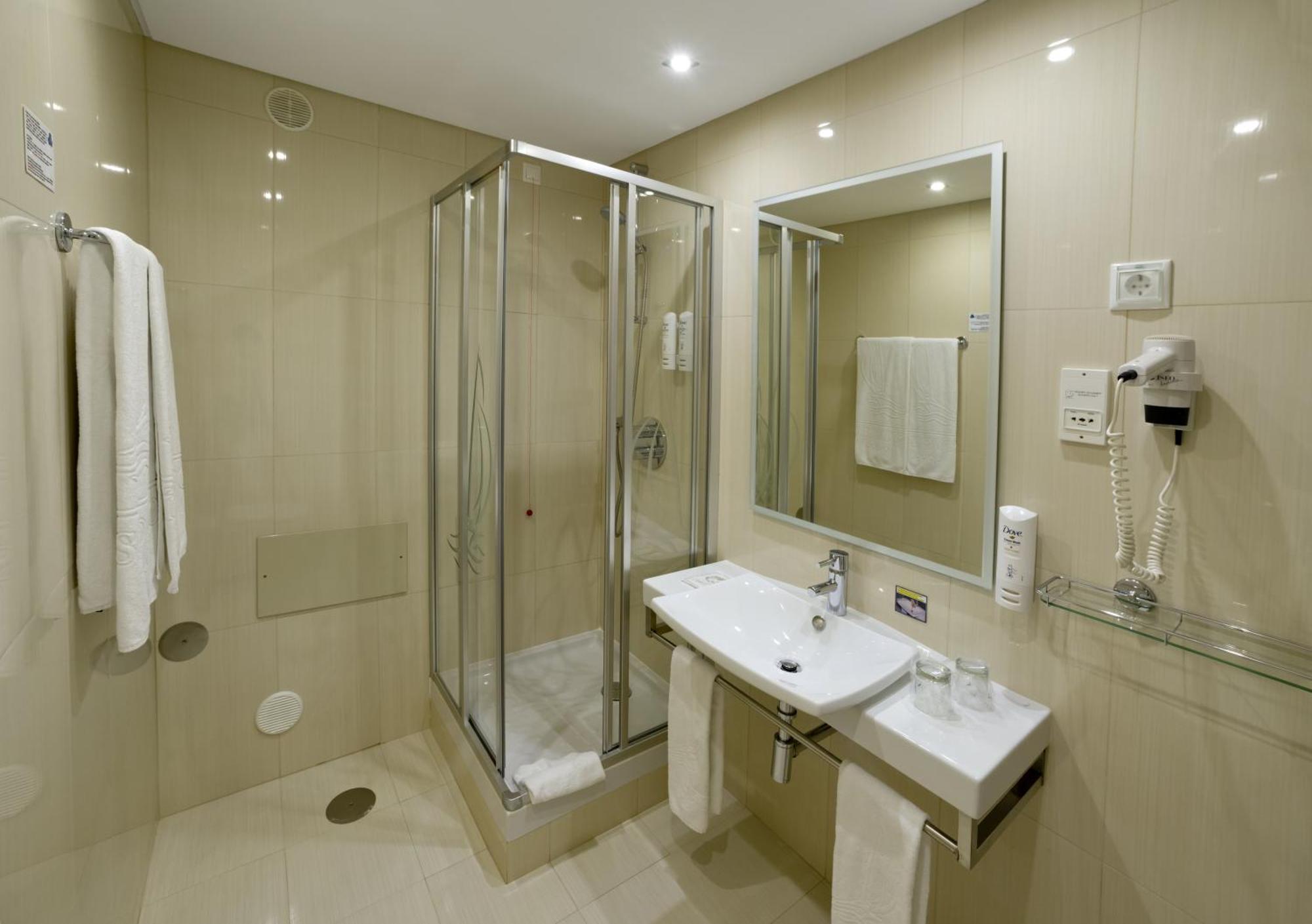 Basic Double Room Land View,703718506:JPEG
