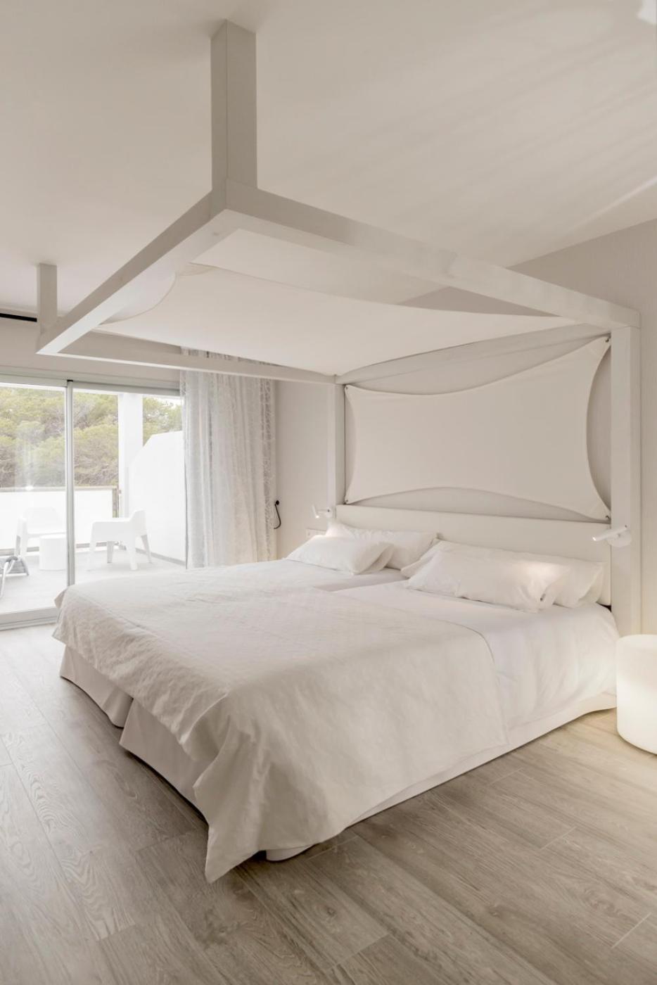 Double Room,1382807486:JPEG