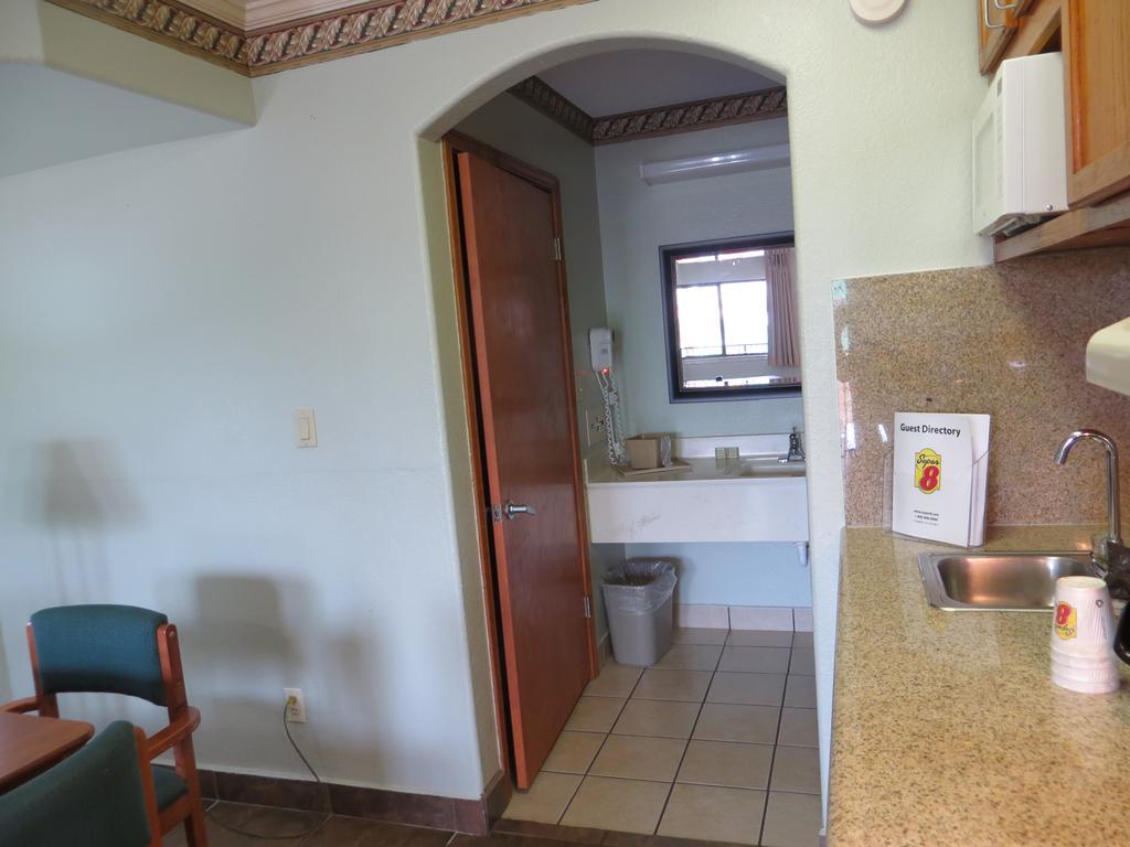 Habitación Doble con cama grande con cocina americana