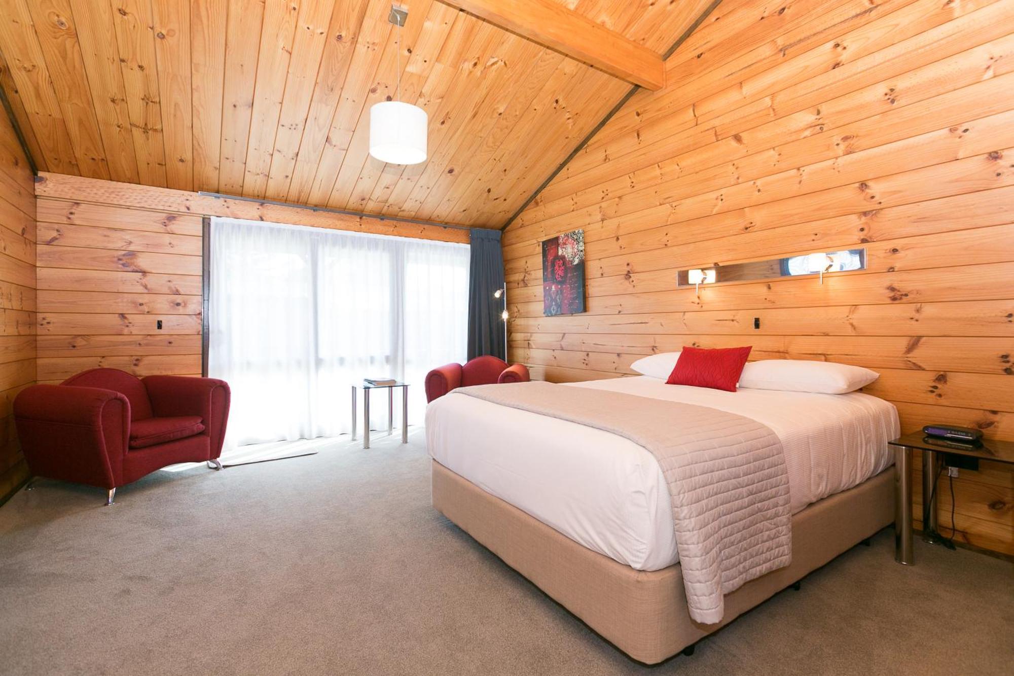 Estudio con cama extragrande