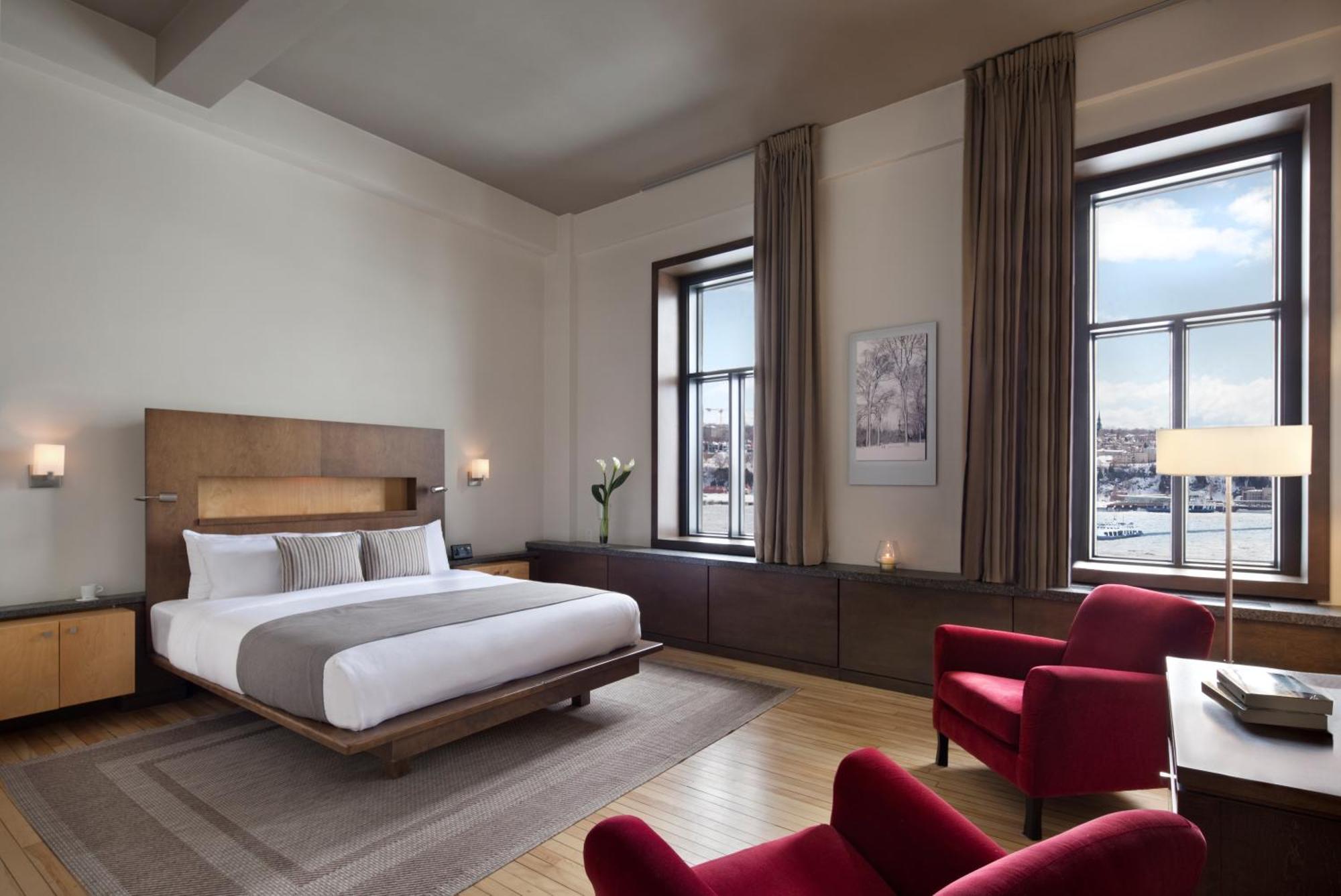Deluxe King Room Plus