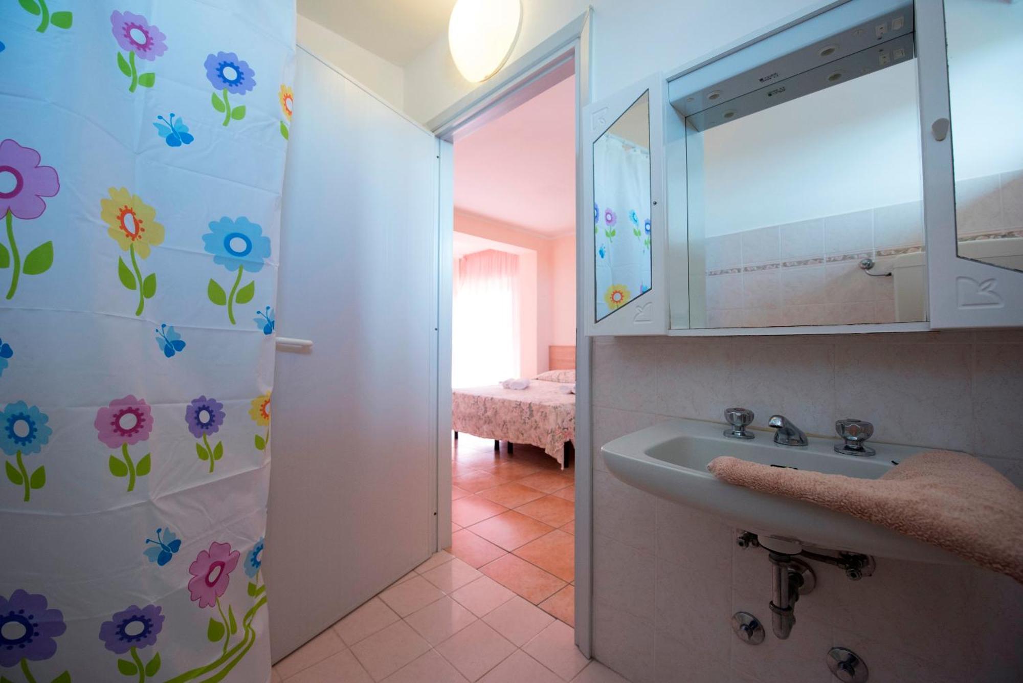Quadruple Room,707755477:JPEG