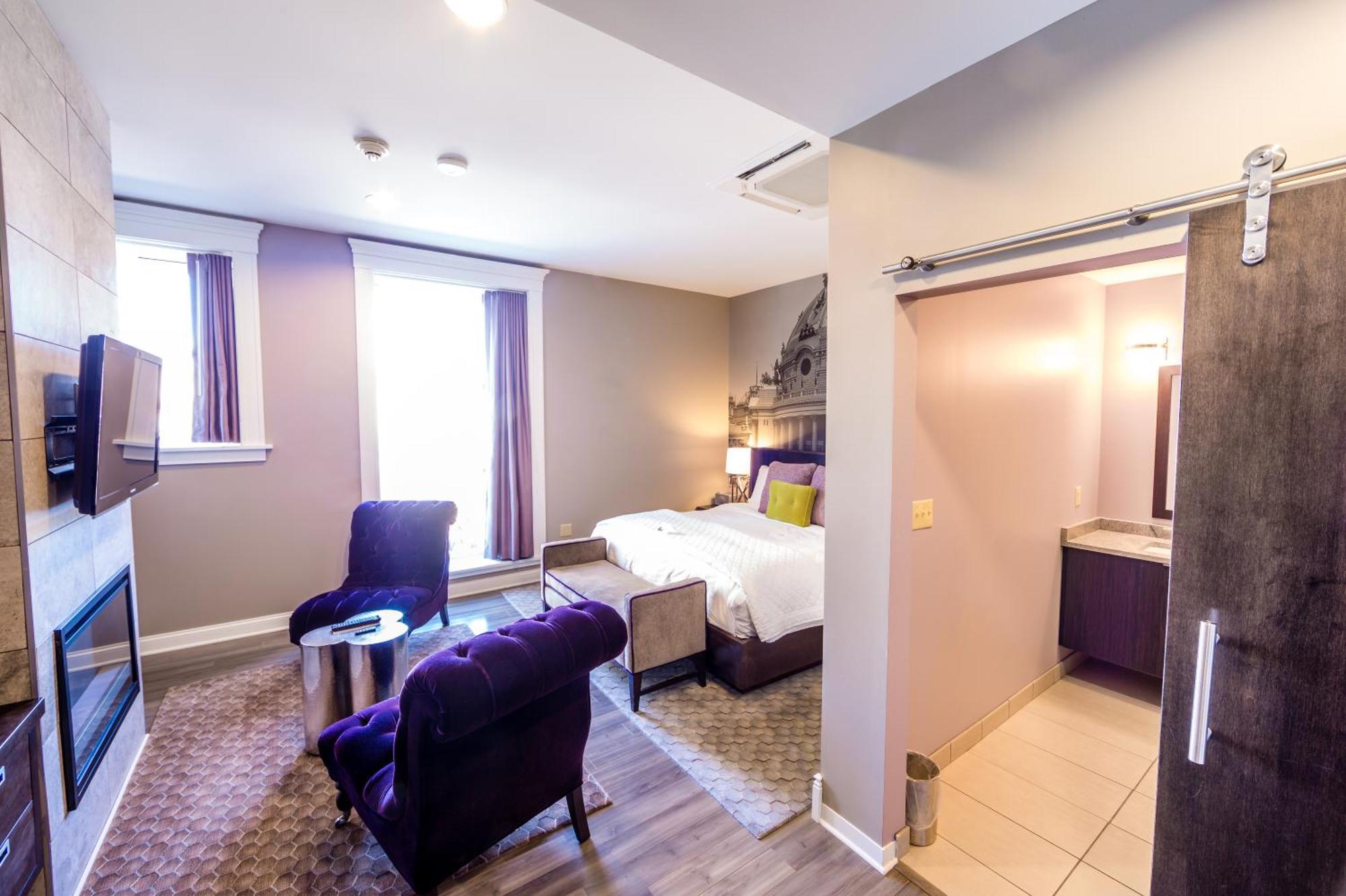 Deluxe Room with King Bed