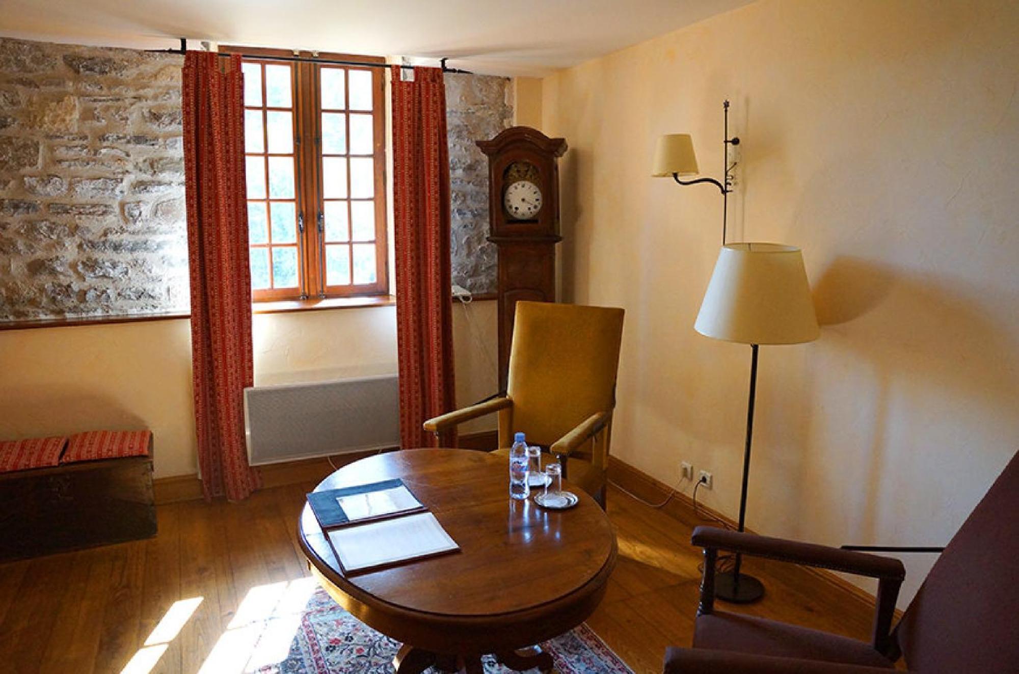 Junior Suite ( 1st or 2nd floor of the Castle )