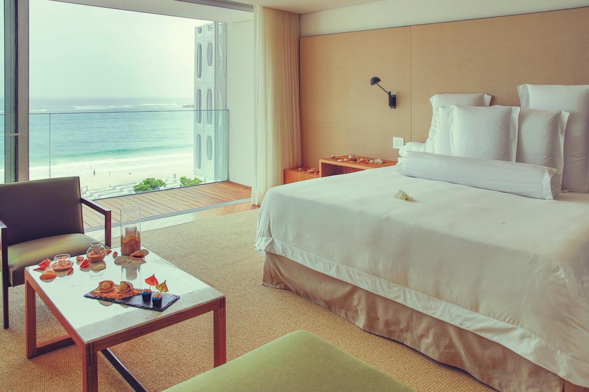 Ocean Junior Suite King Size Bed