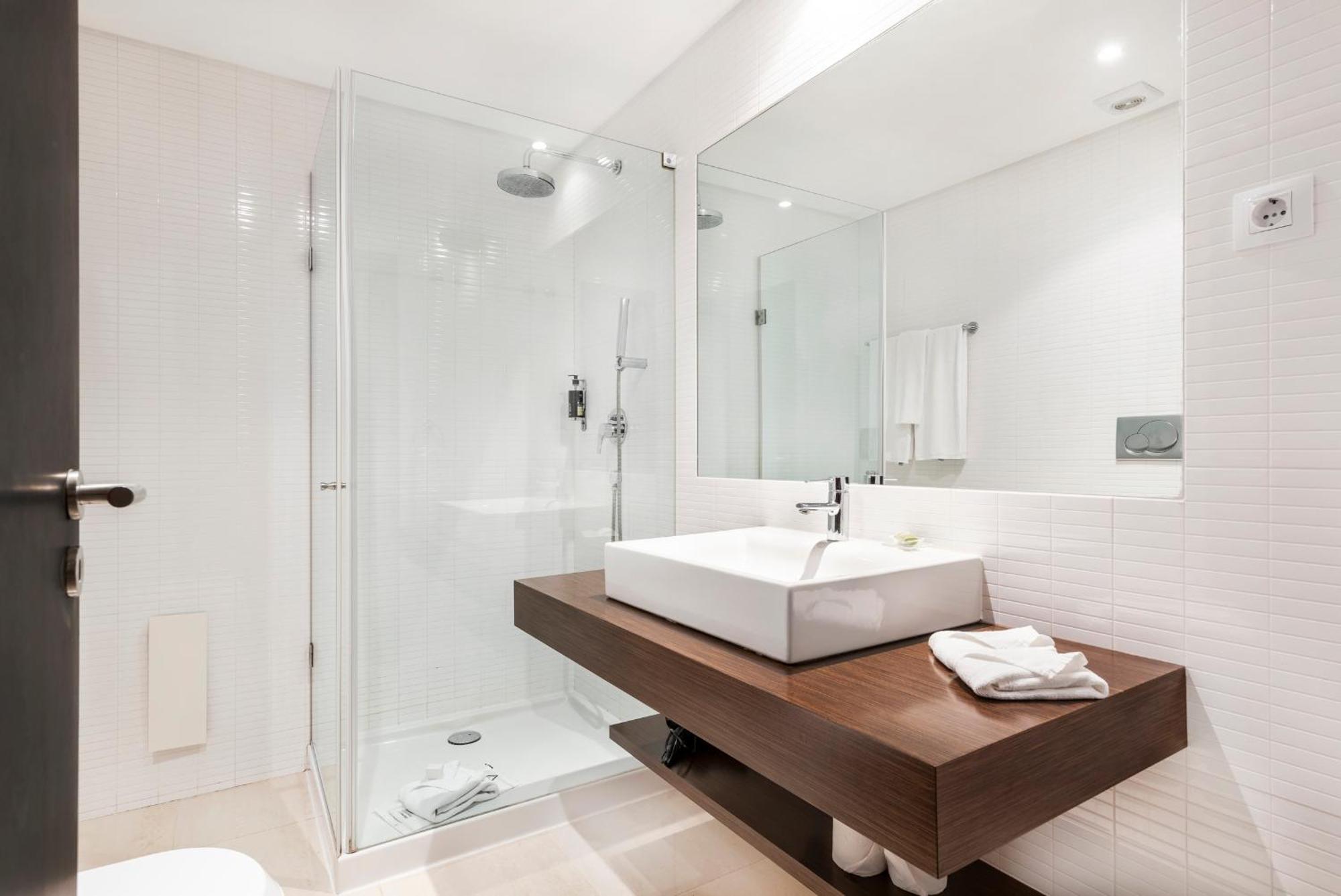 Deluxe Two-Bedroom Apartment