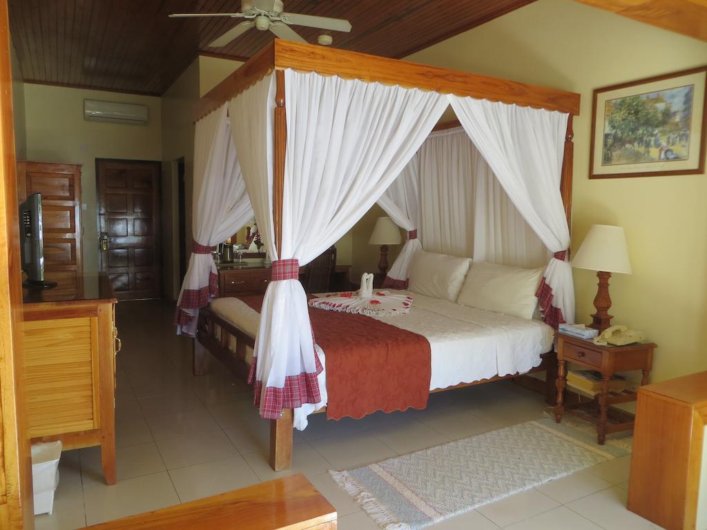 Kamer met Kingsize Bed of Tweepersoonsbed en Uitzicht op Zee