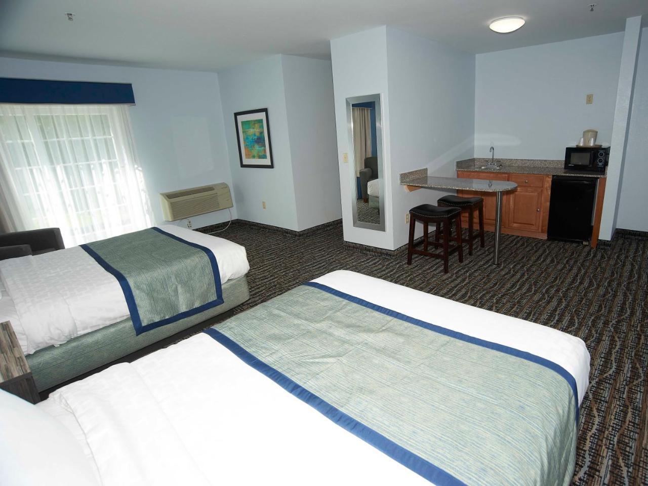 Accessible Suite with Two Queen Beds