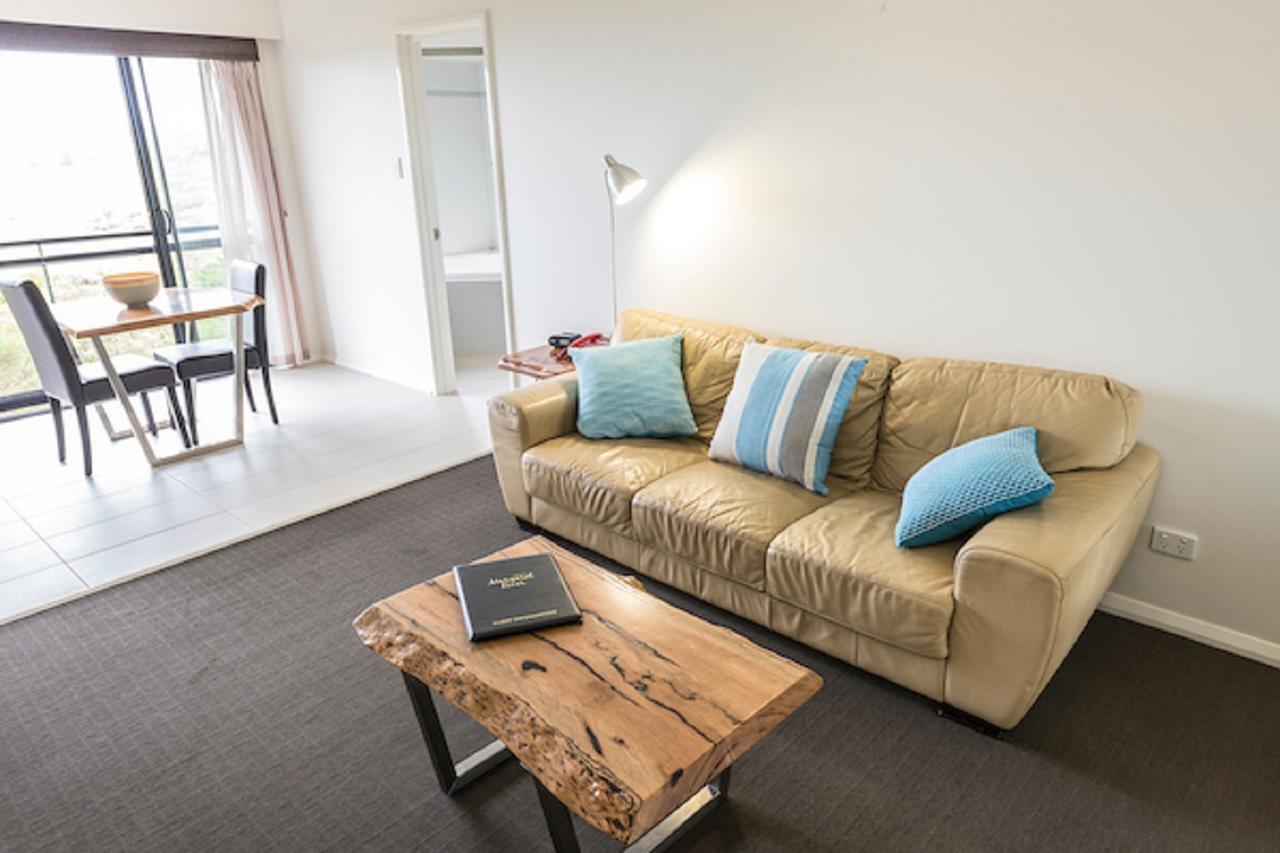 One-Bedroom Spa Apartment