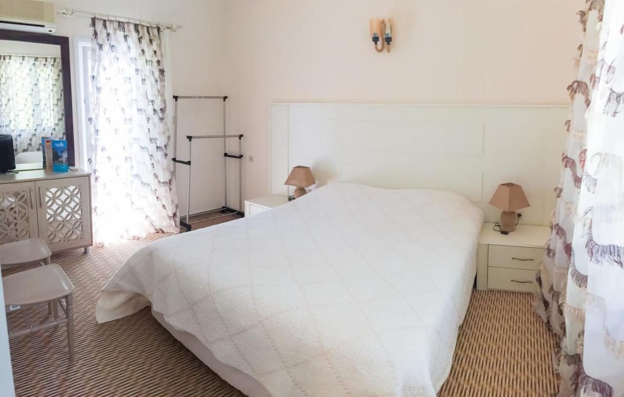 Two-Bedroom Apartment,722800300:JPEG