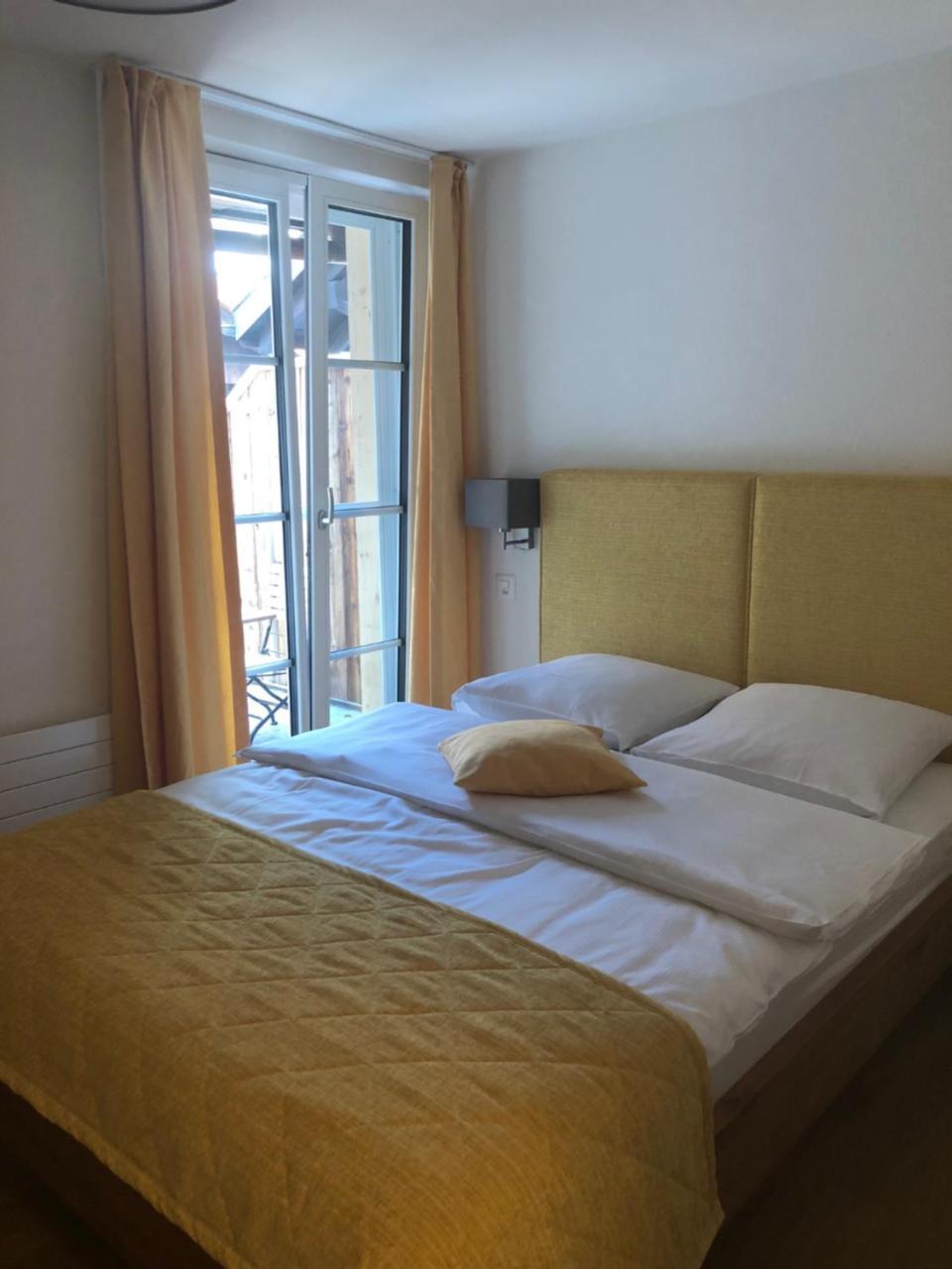 Einzelzimmer mit Balkon