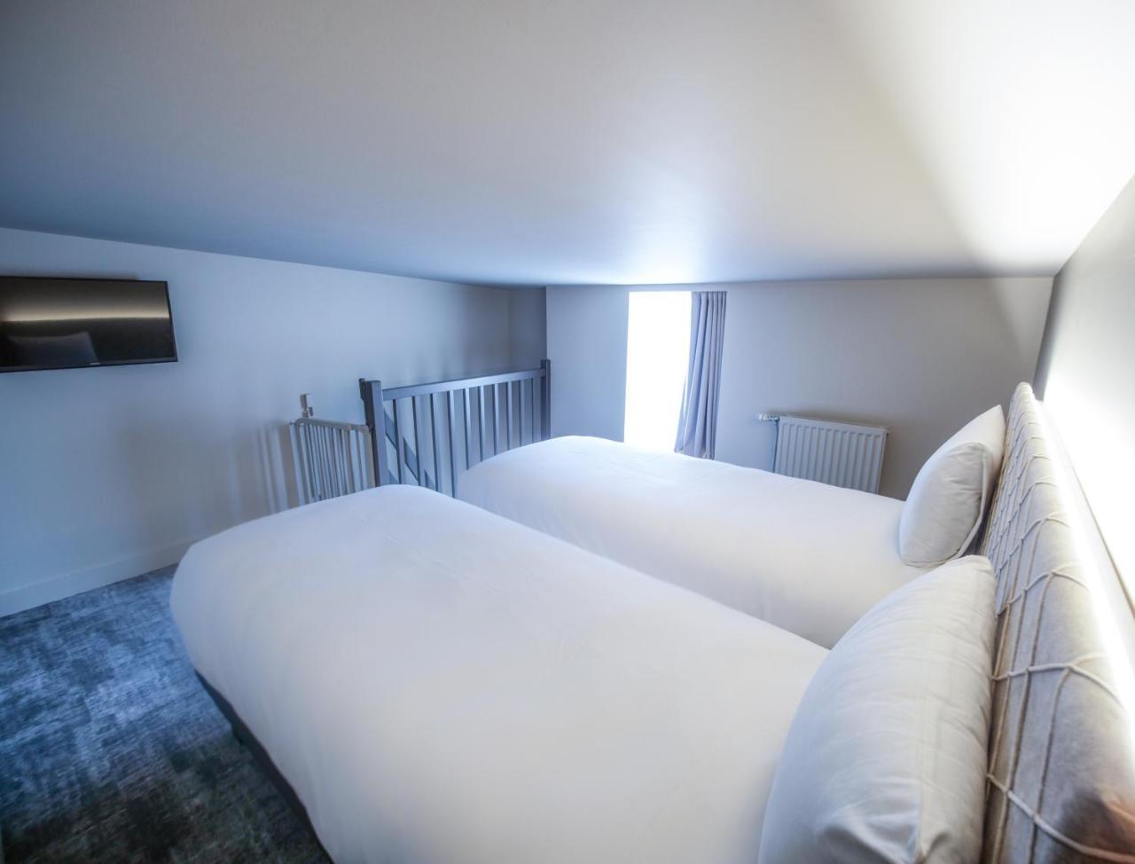 Family Suite One Double Bed Twin Beds,1729997392:JPEG