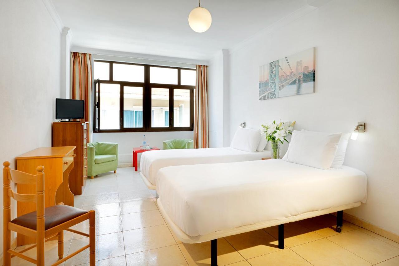 Twin Room,723619387:JPEG
