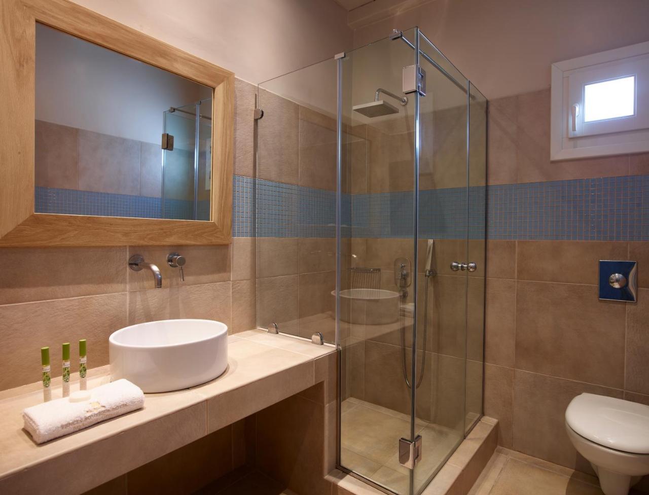 Habitación Doble Estándar con vistas a las inmediaciones del hotel - 1 o 2 camas