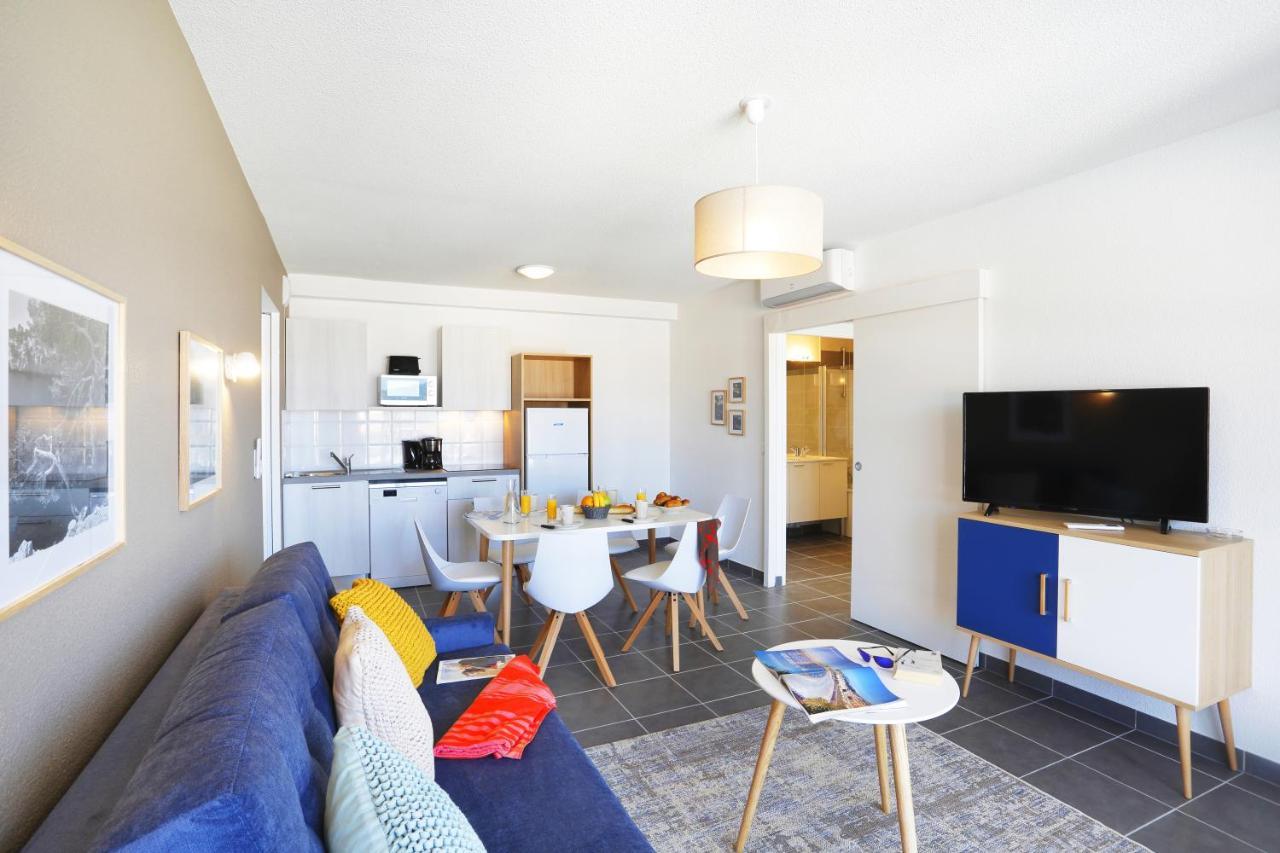 One-Bedroom Apartment,725242441:JPEG