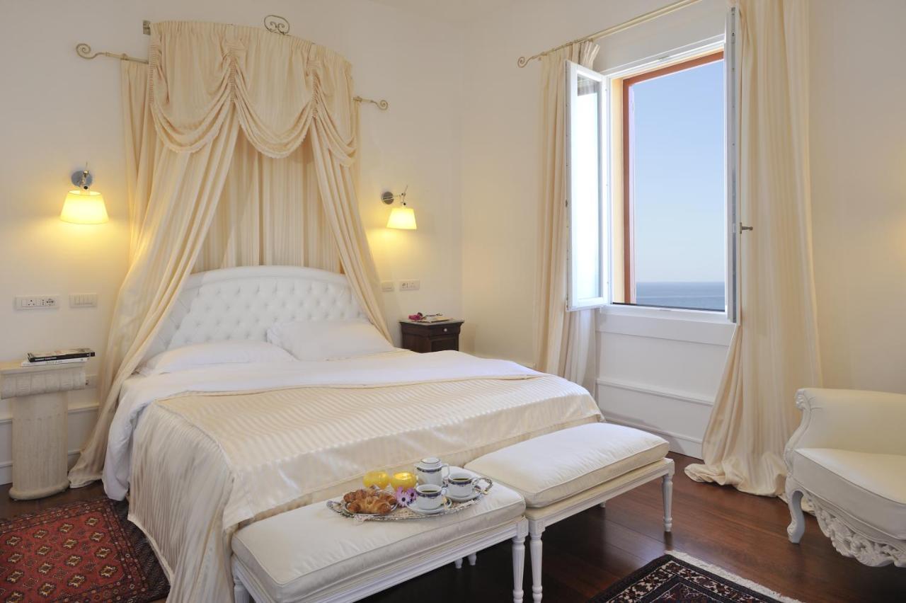 Suite con vistas al mar y bañera de hidromasaje
