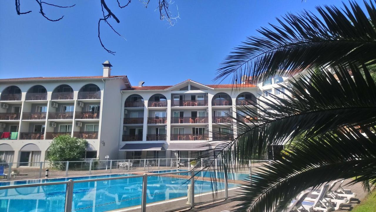 Apartamento con vistas a la piscina