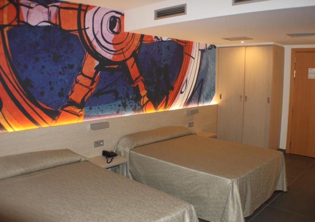 Double or Twin Room Private Bathroom