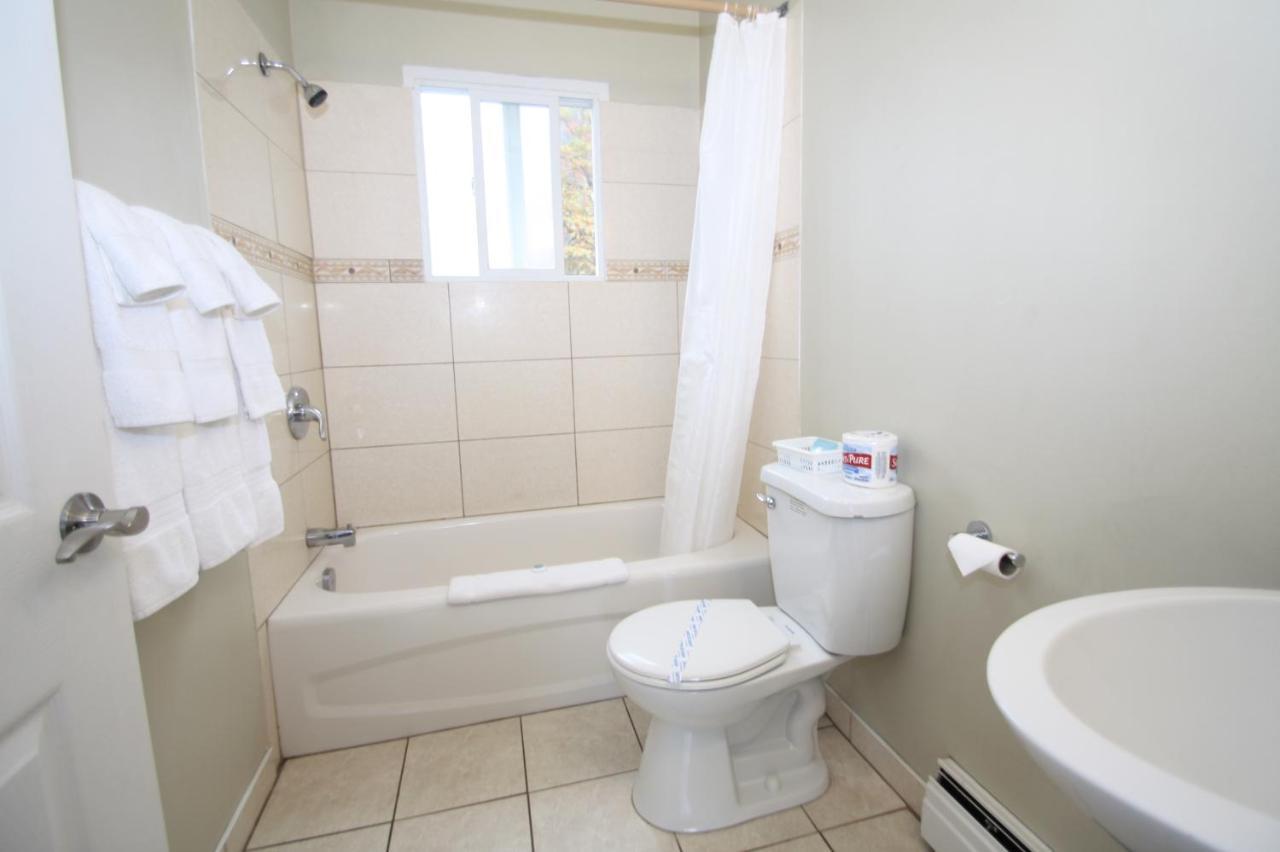 One-Bedroom Queen Suite with Sofa Bed