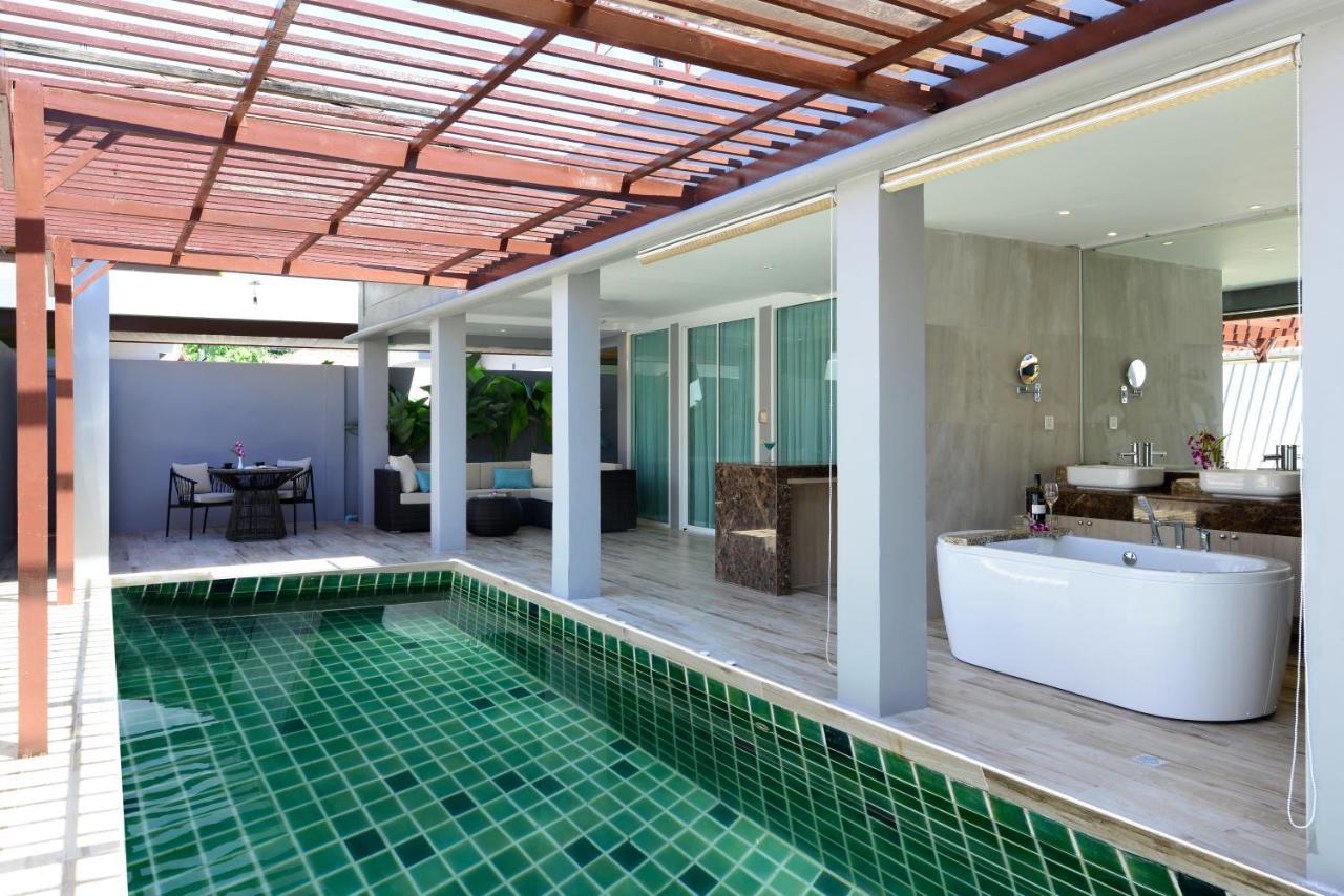 Private Pool Suite