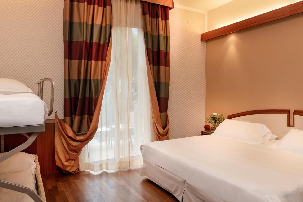 Triple Room with City View