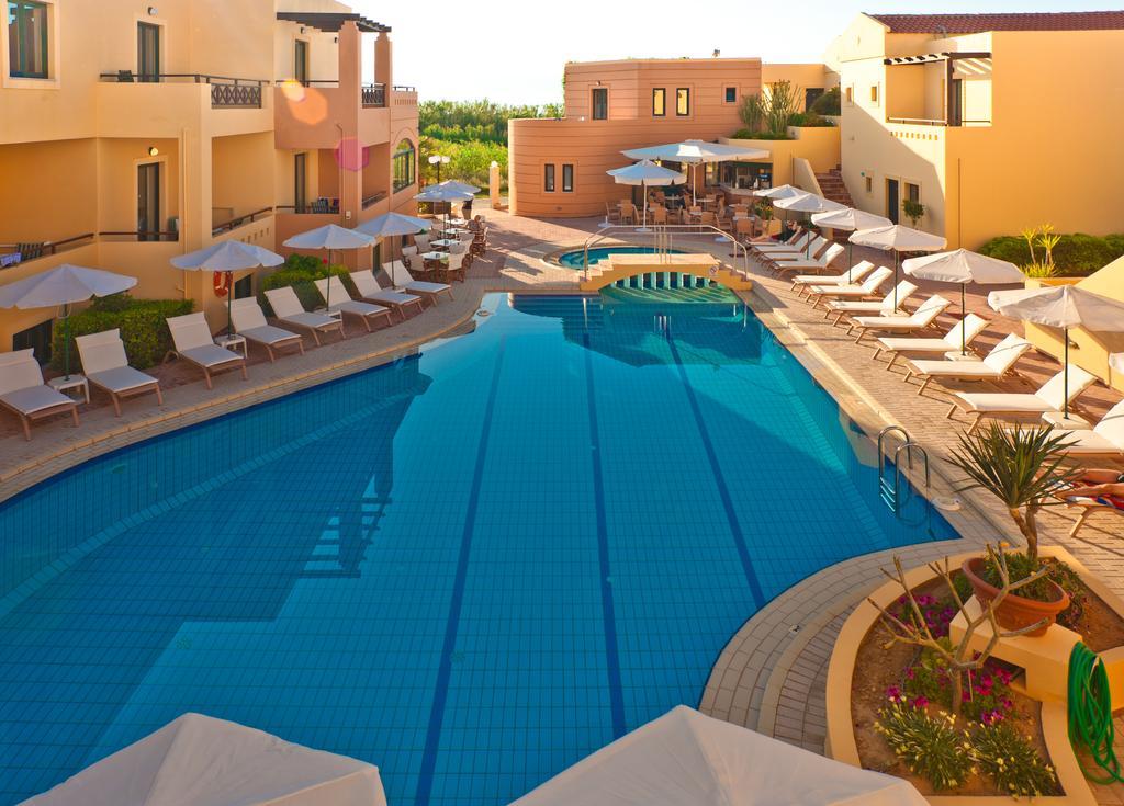 Apartment mit Poolblick