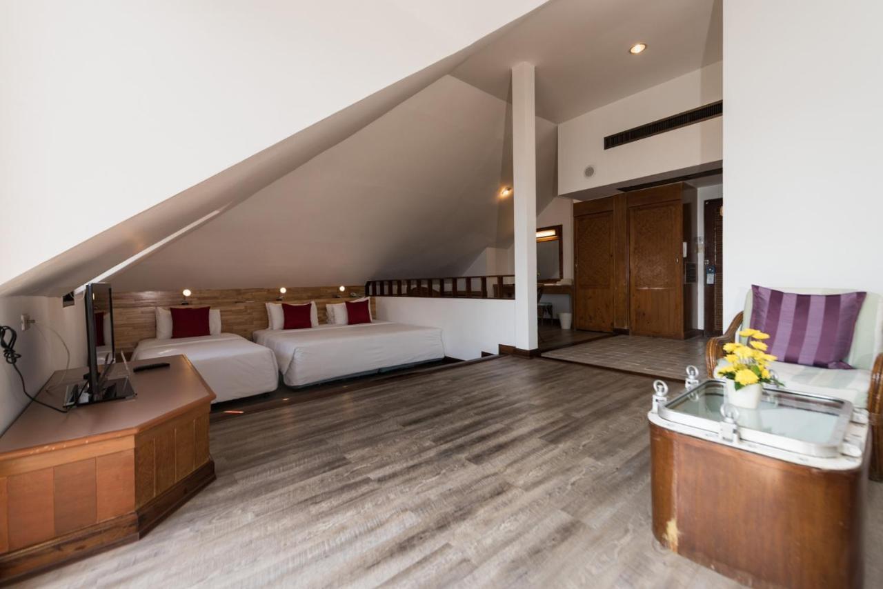 Triple Room