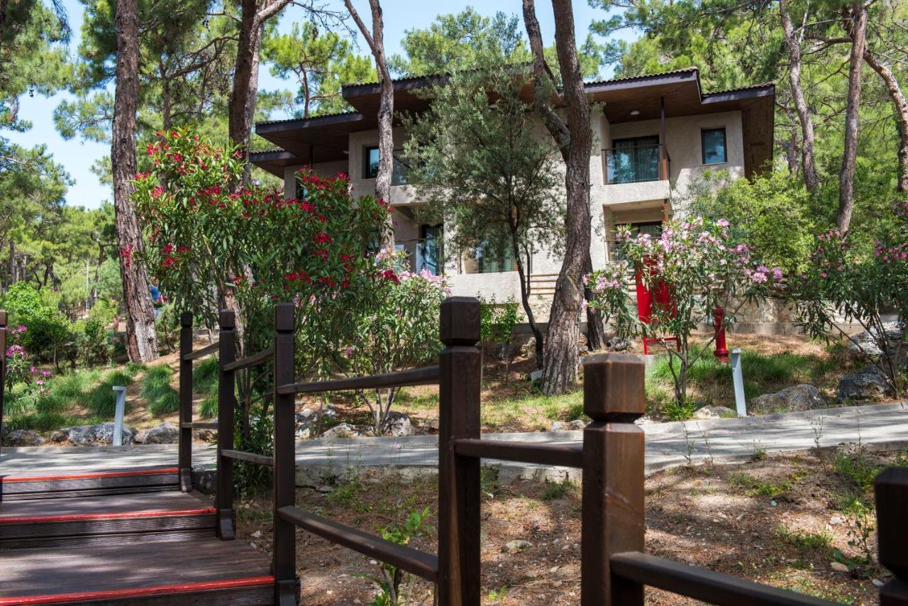 Tweepersoonskamer met Balkon en Uitzicht op de Tuin