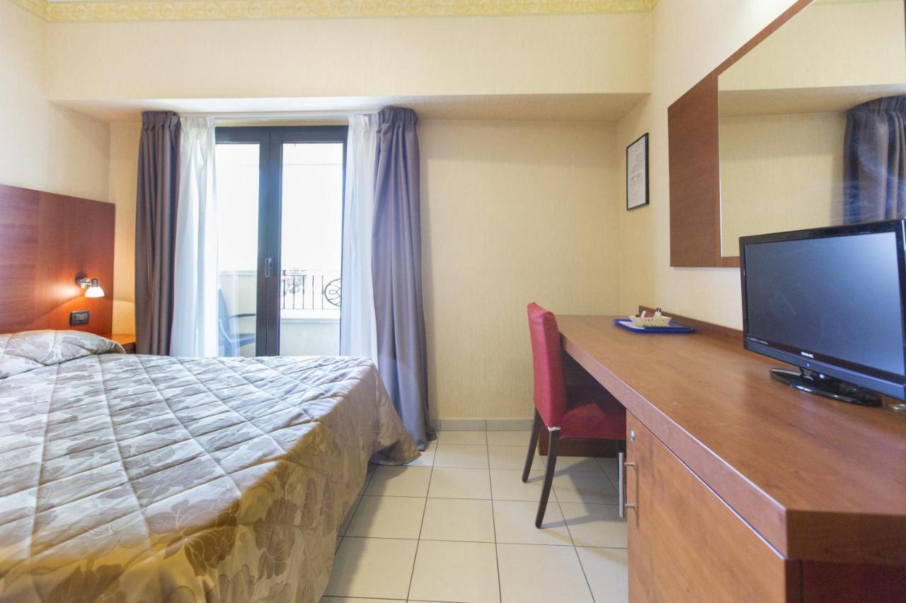 Double or Twin Room,747275441:JPEG