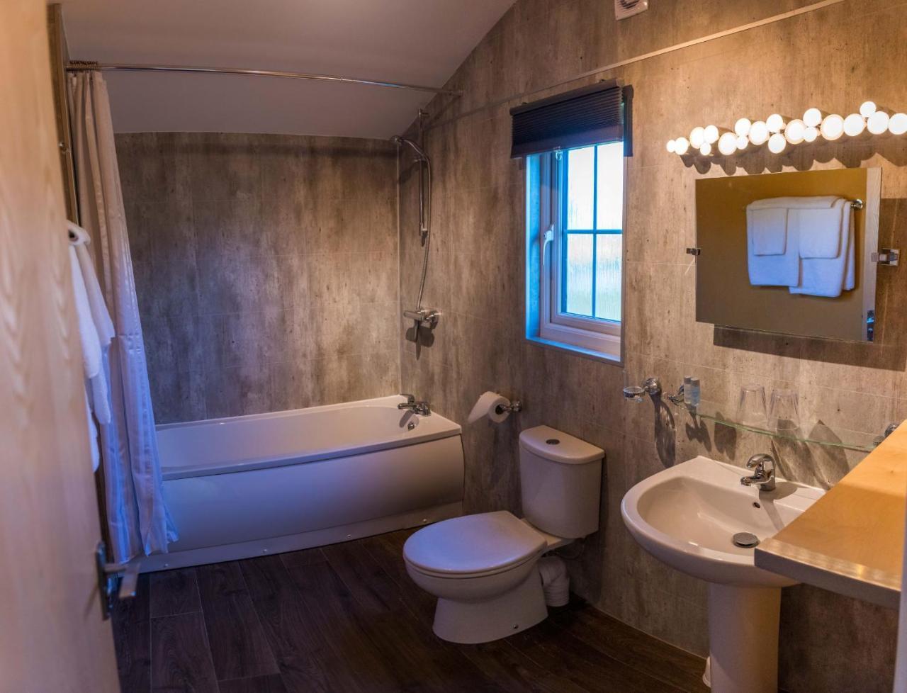 Large Double or Twin Room with Garden View