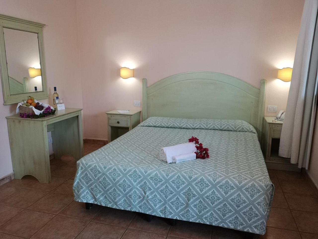Double or Twin Room,758762431:JPEG