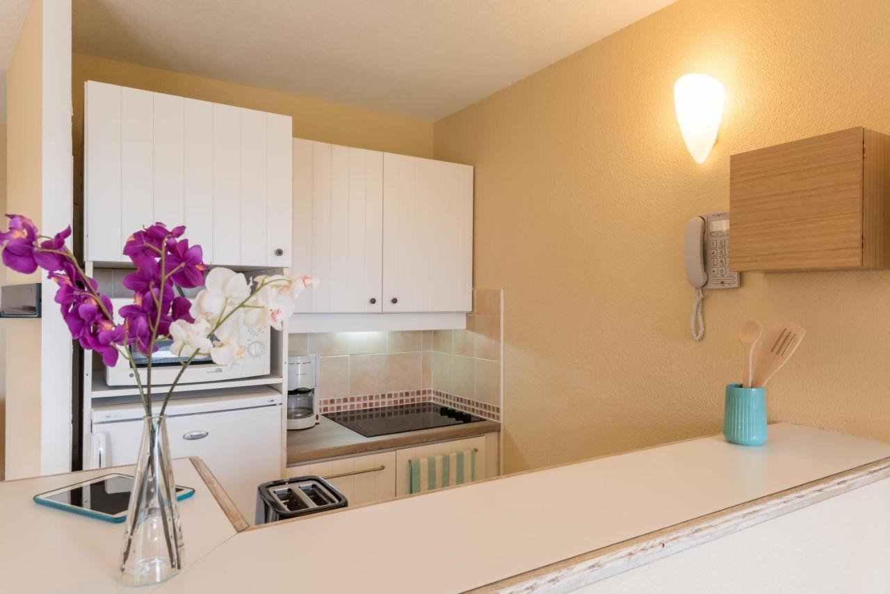 ne-Bedroom Apartment with Sleeping Alcove and Terrace or Balcony (6 People)