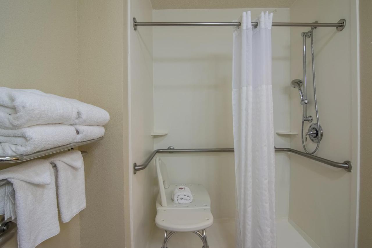 King Room Accessible Roll-In Shower - Non-Smoking - Ground Floor
