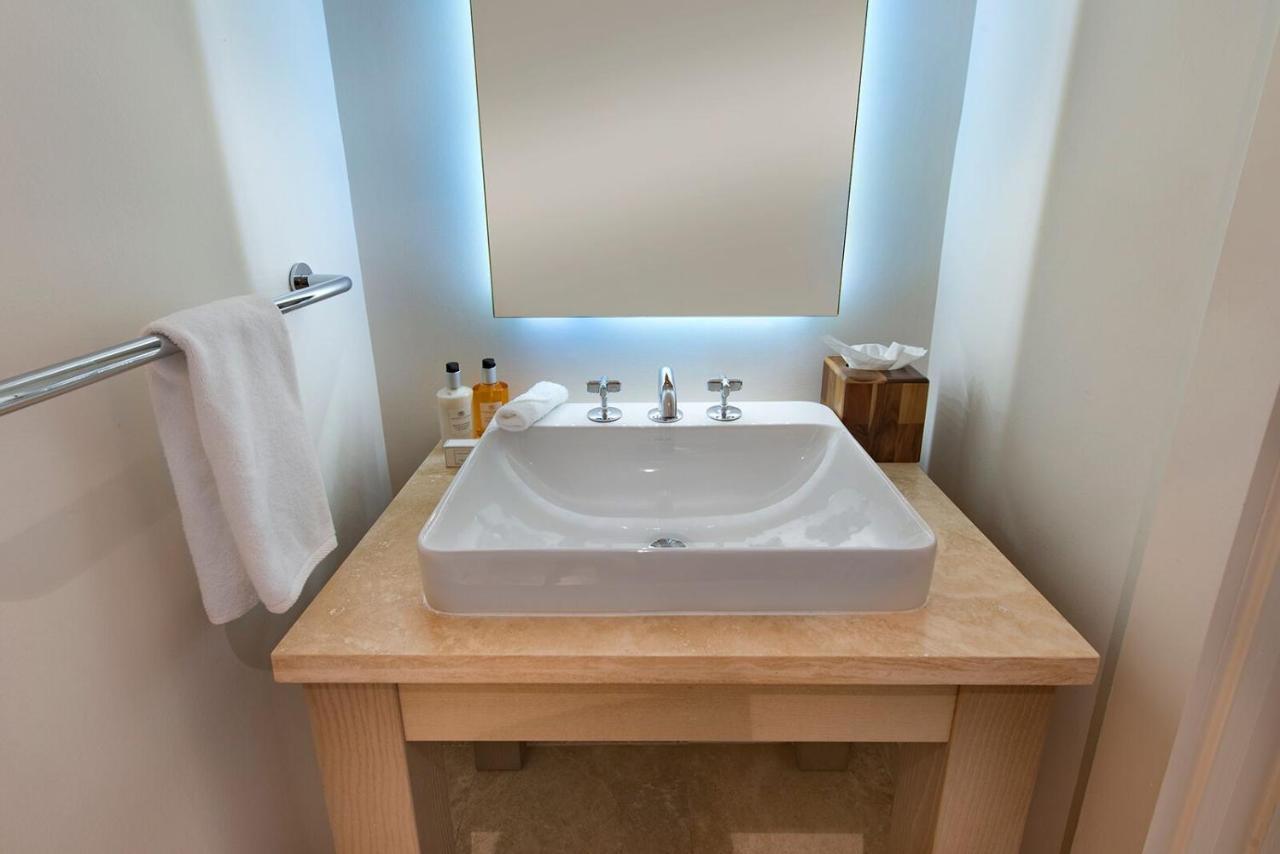Superior King Suite