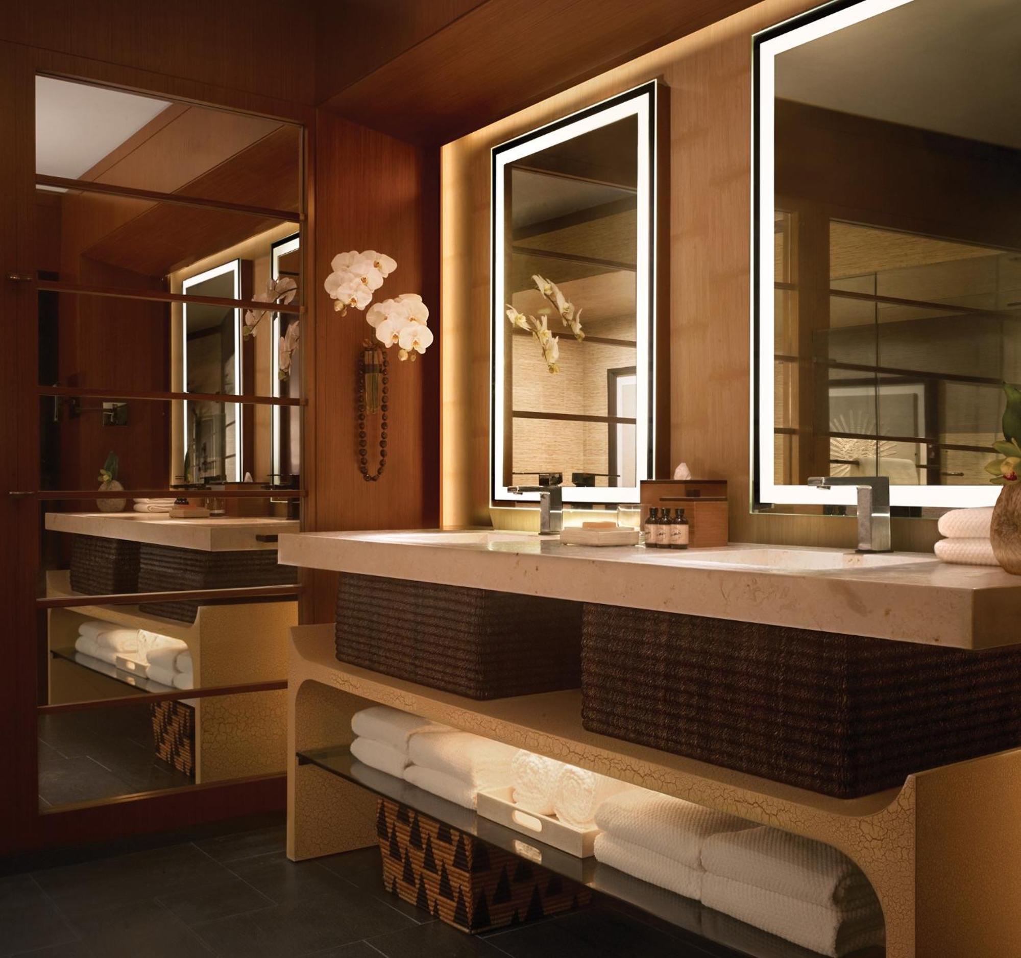 Penthouse Prime Ocean Front Suite with King Bed