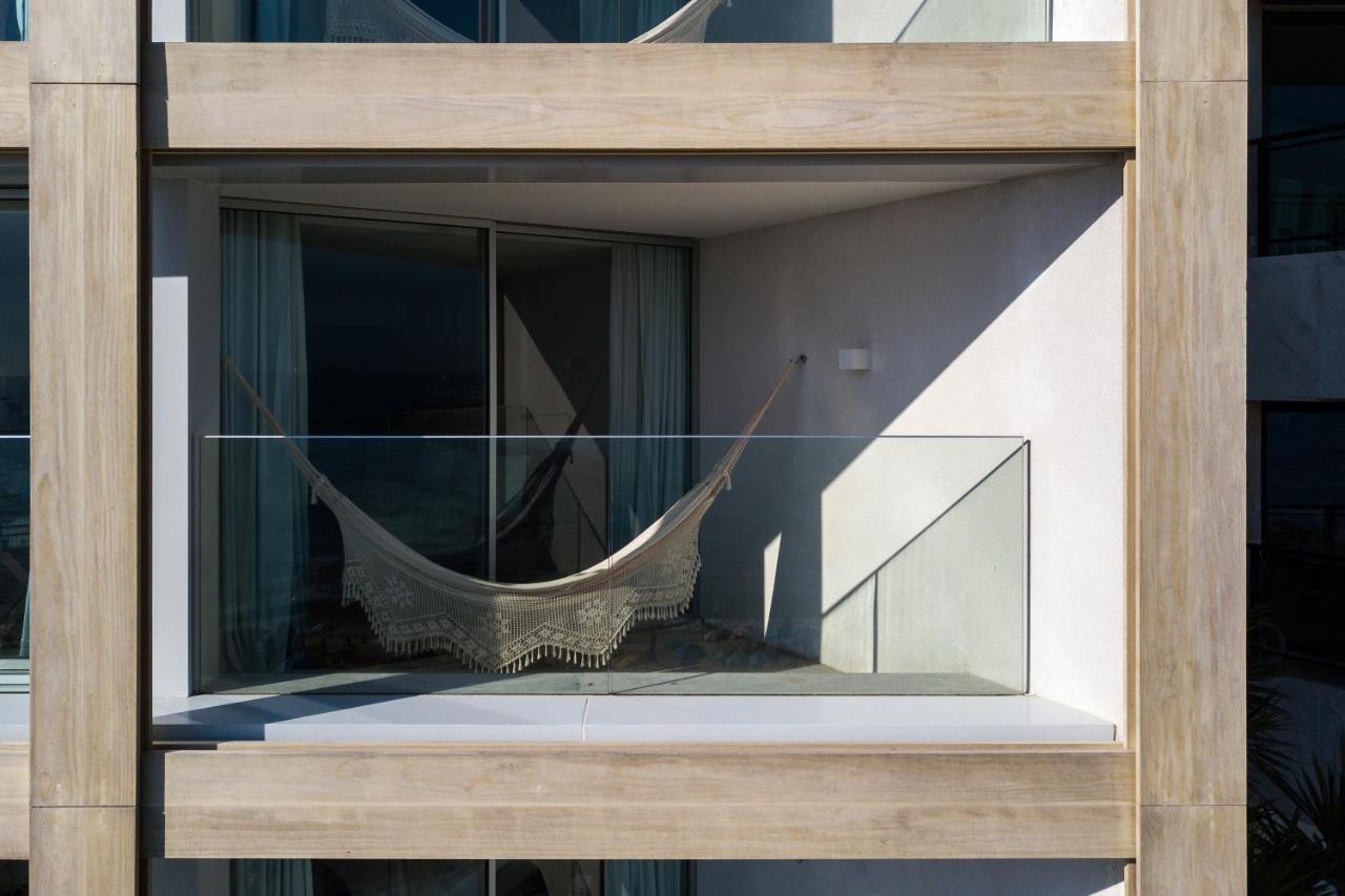 Large room with balcony with sea view