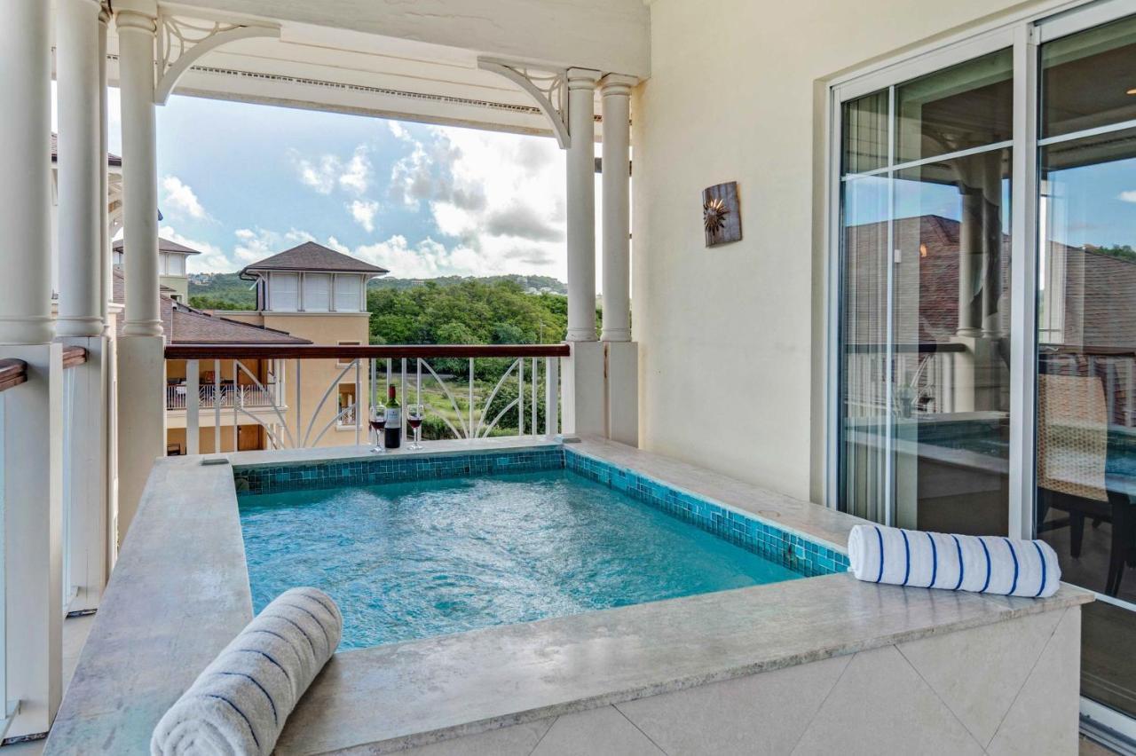 2 Bedroom Villa Suite Marina View Plunge Pool
