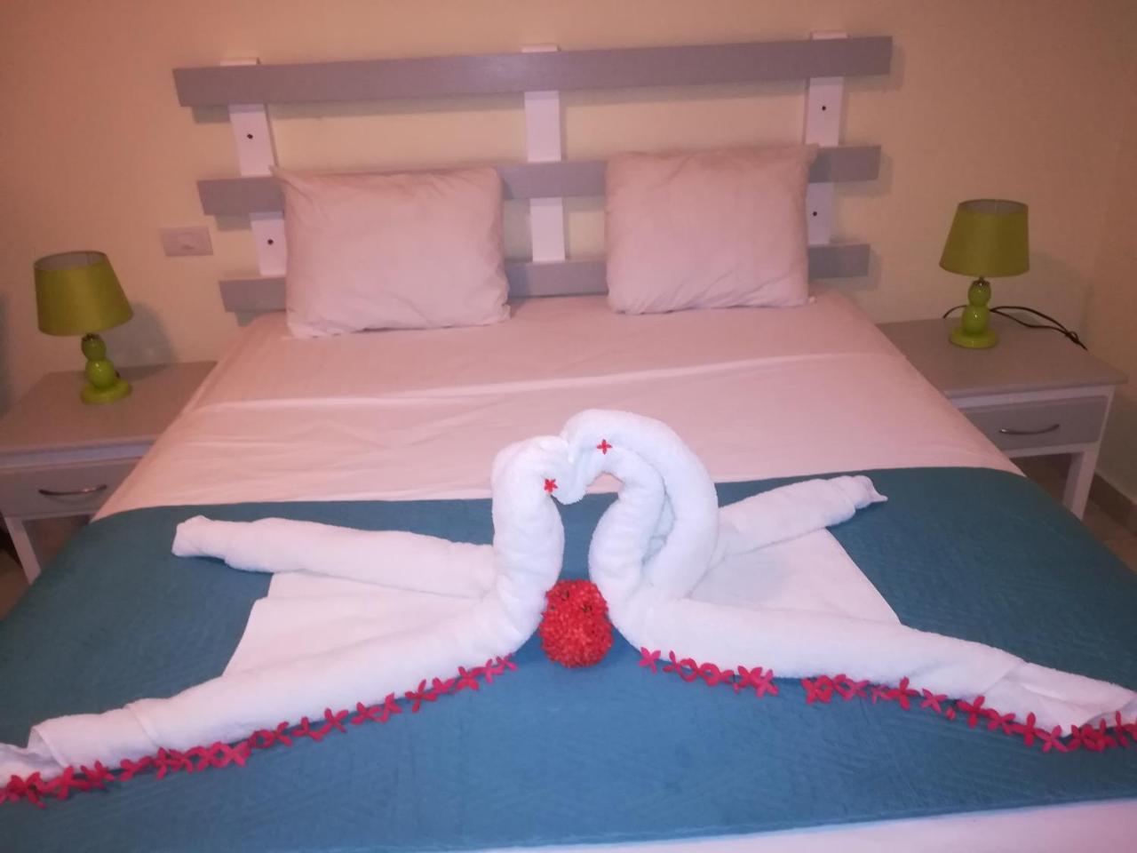 Classic Room with One Queen Bed