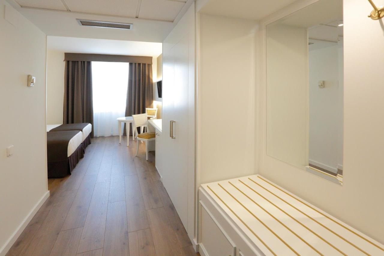 Twin Room,766803643:JPEG