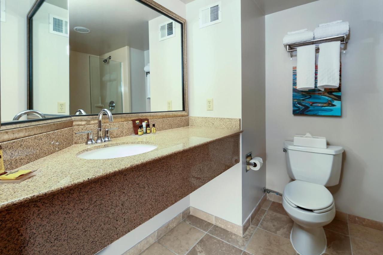 Queen Room Mobility Access